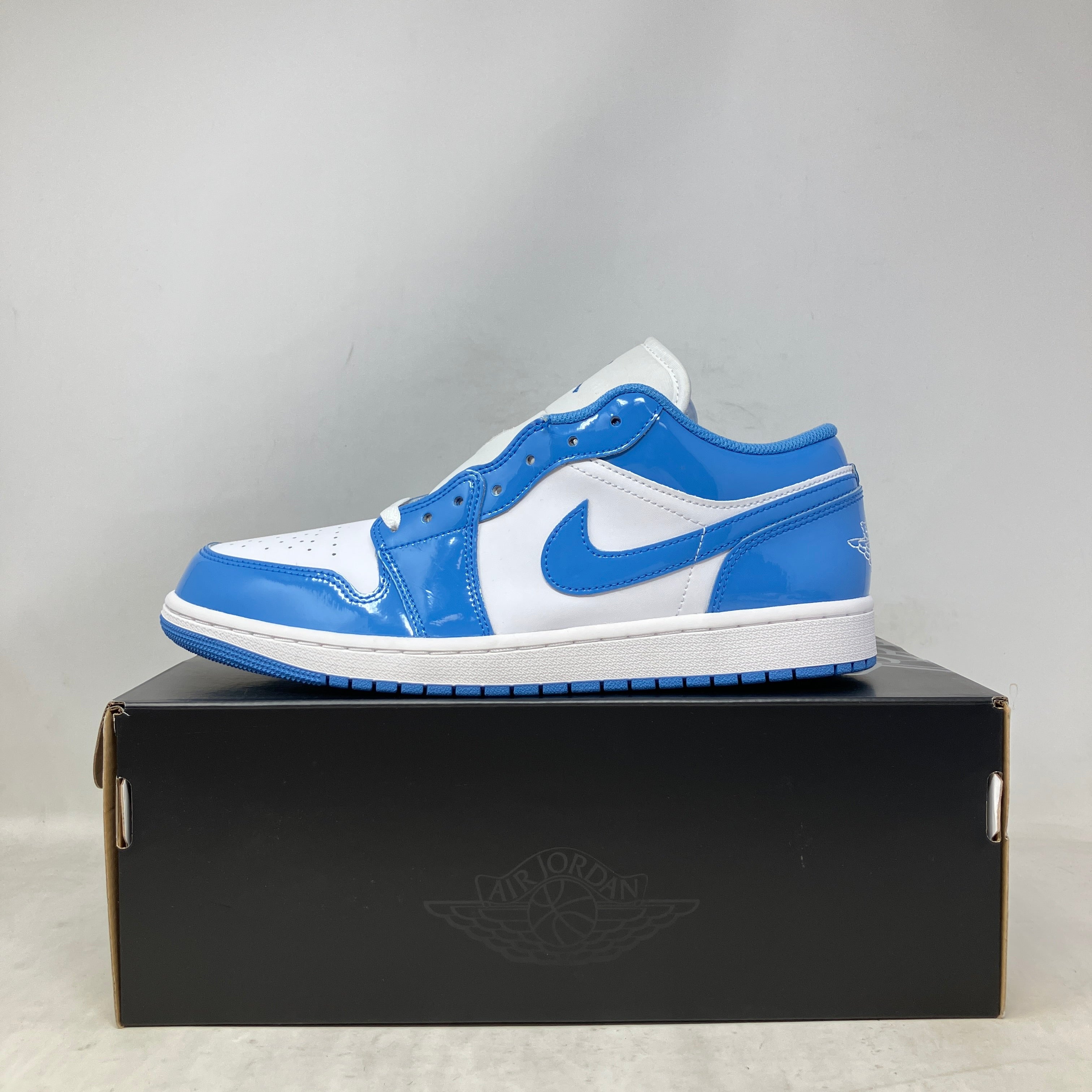 Jordan 1 Low SE White Legend Blue