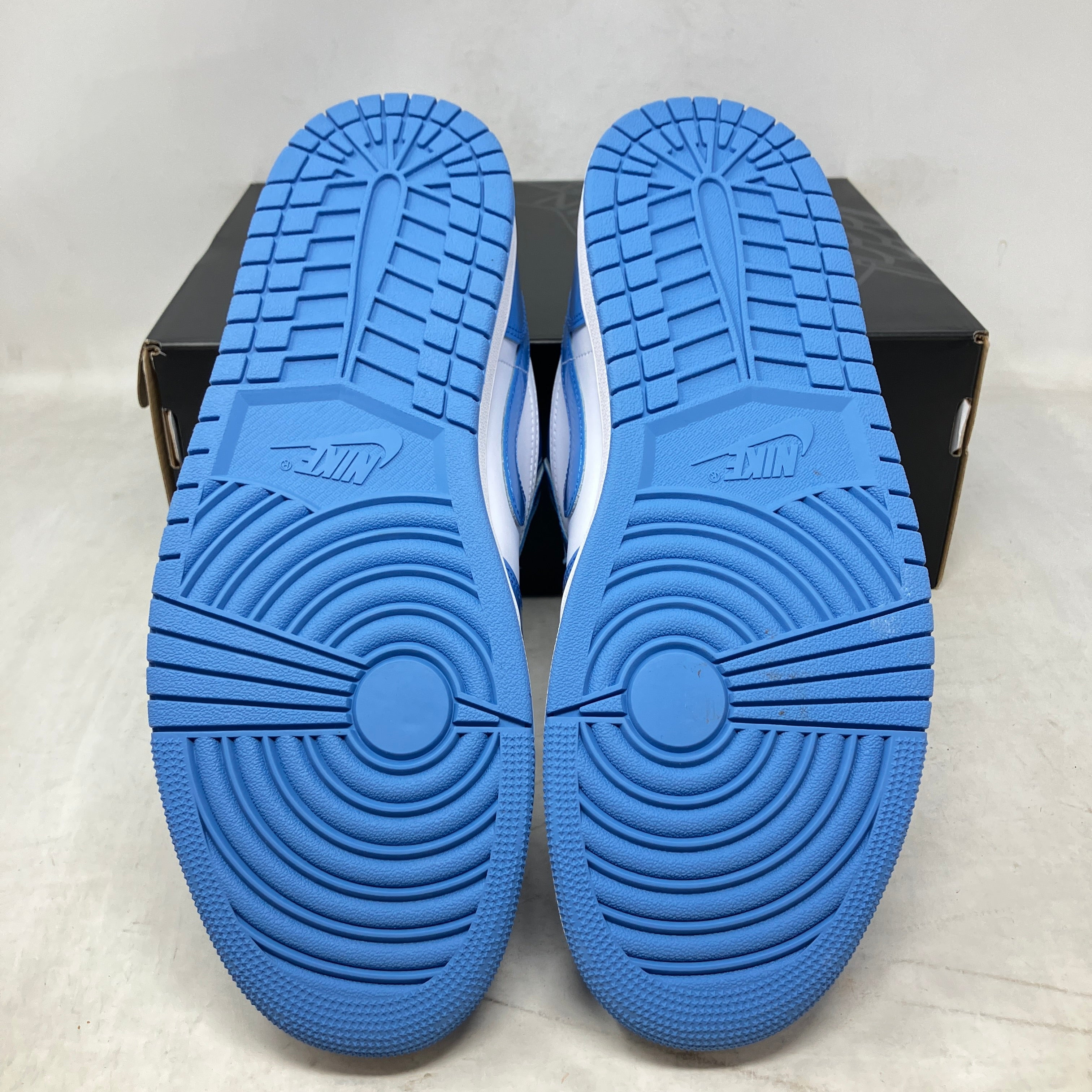 Jordan 1 Low SE White Legend Blue