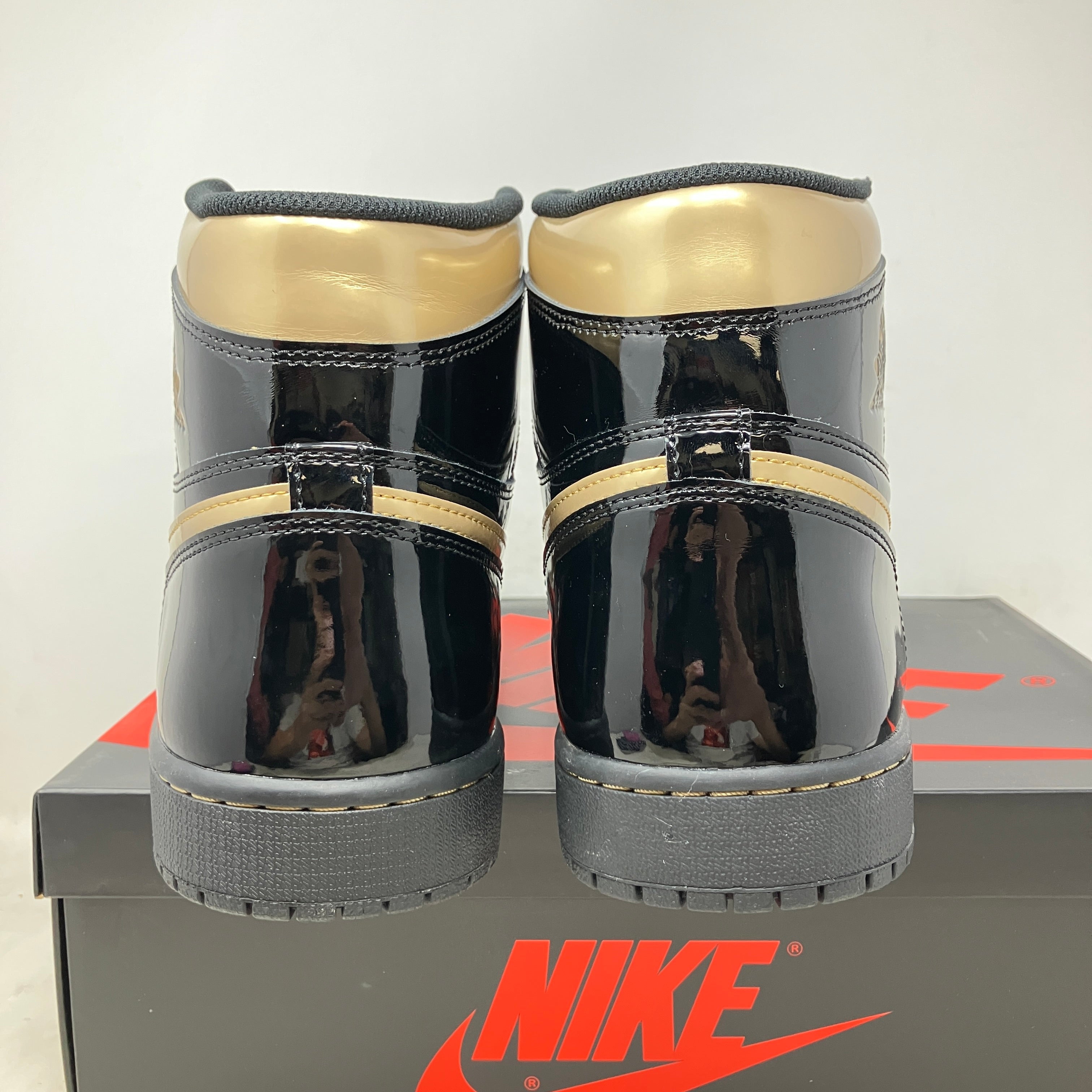 Jordan 1 Retro High Black Metallic Gold (2020)