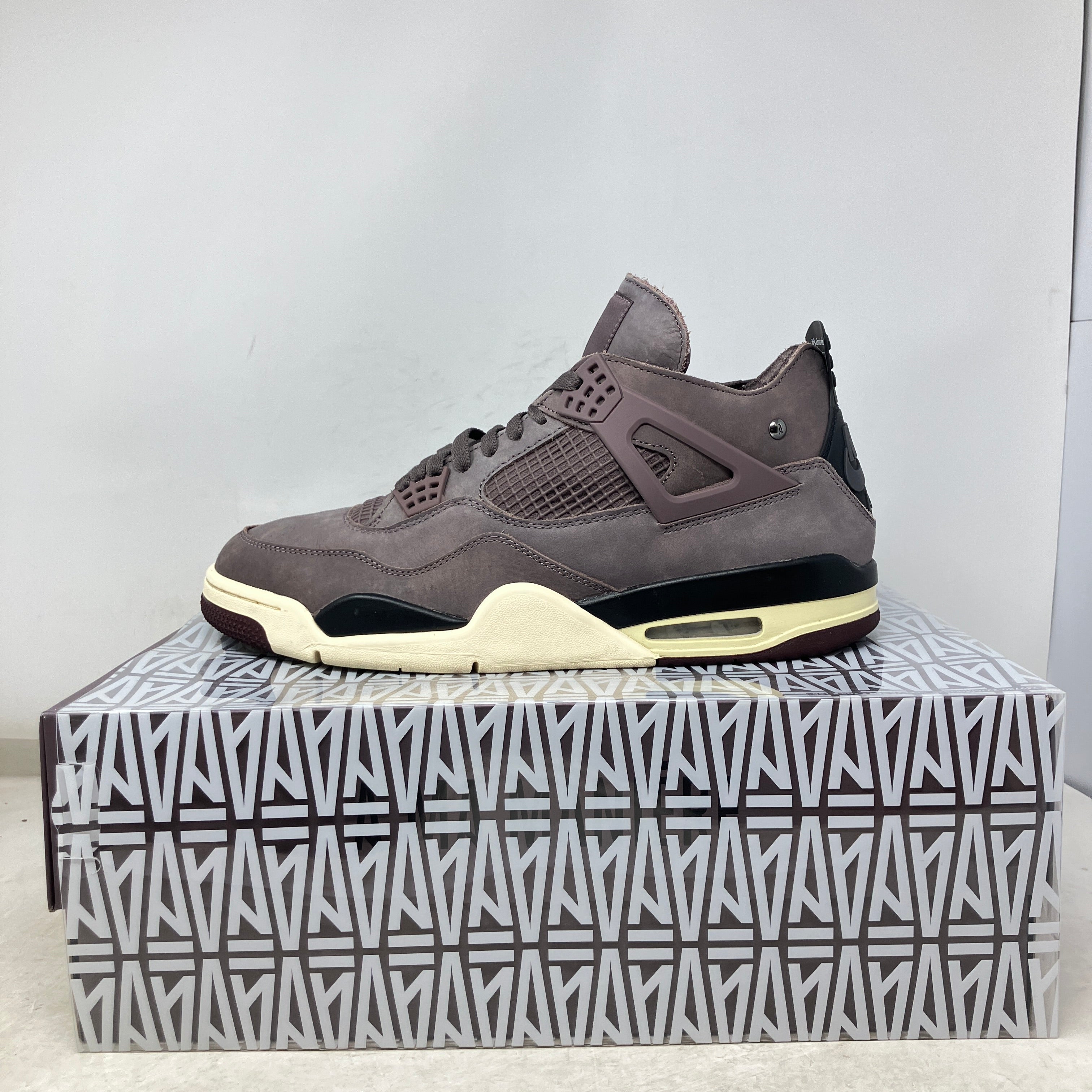 Jordan 4 Retro SP A Ma Maniére Violet Ore