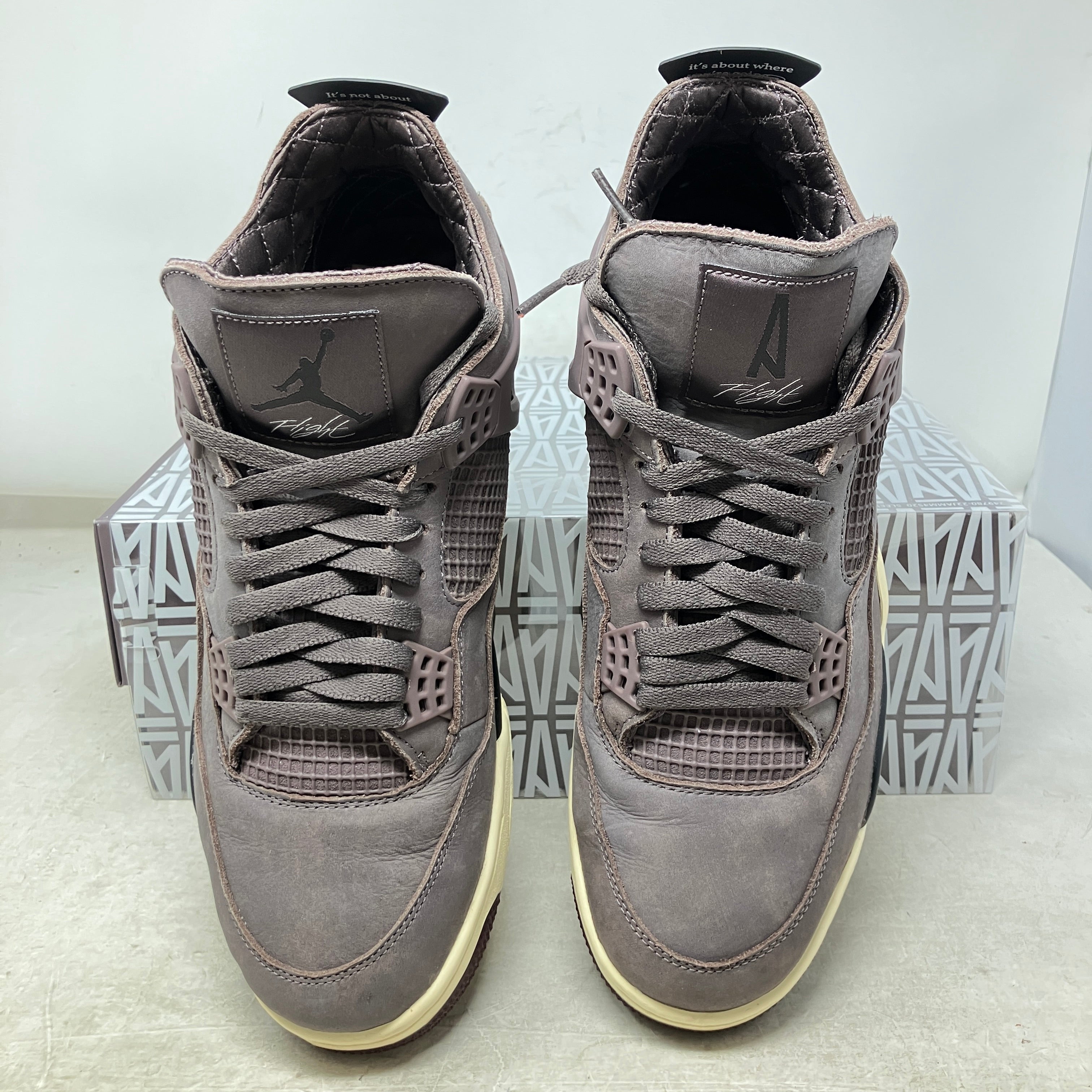 Jordan 4 Retro SP A Ma Maniére Violet Ore