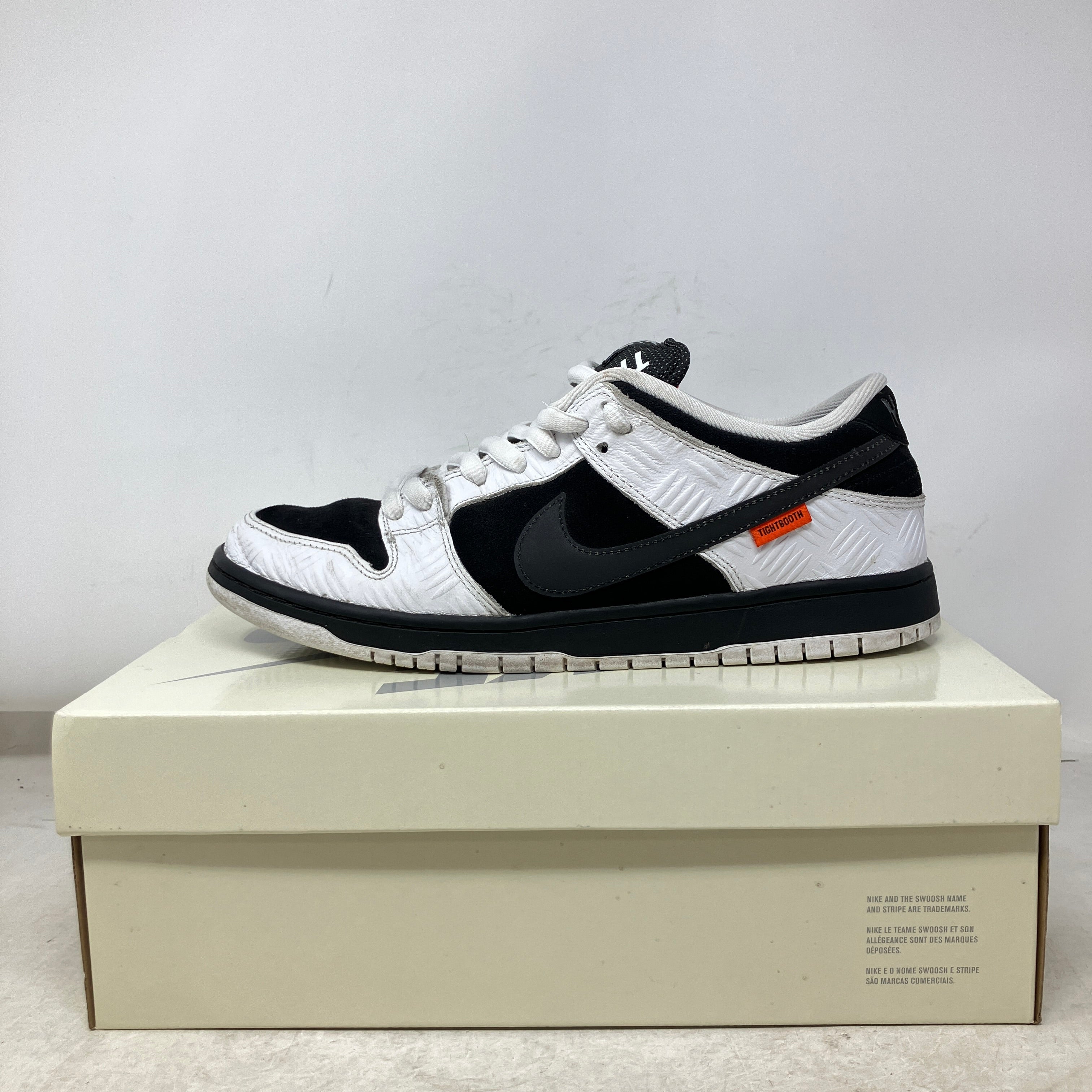 Nike SB Dunk Low TIGHTBOOTH
