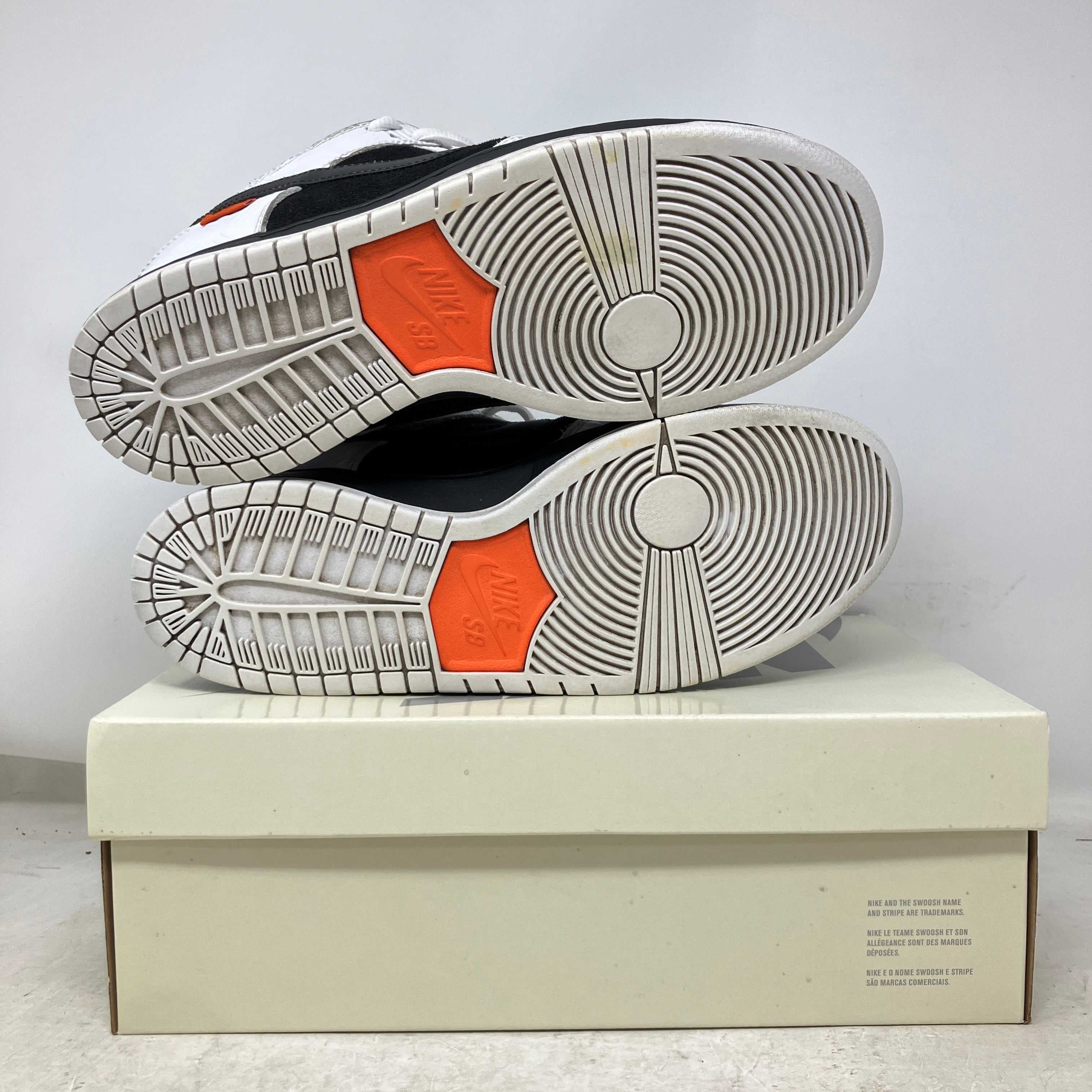 Nike SB Dunk Low TIGHTBOOTH