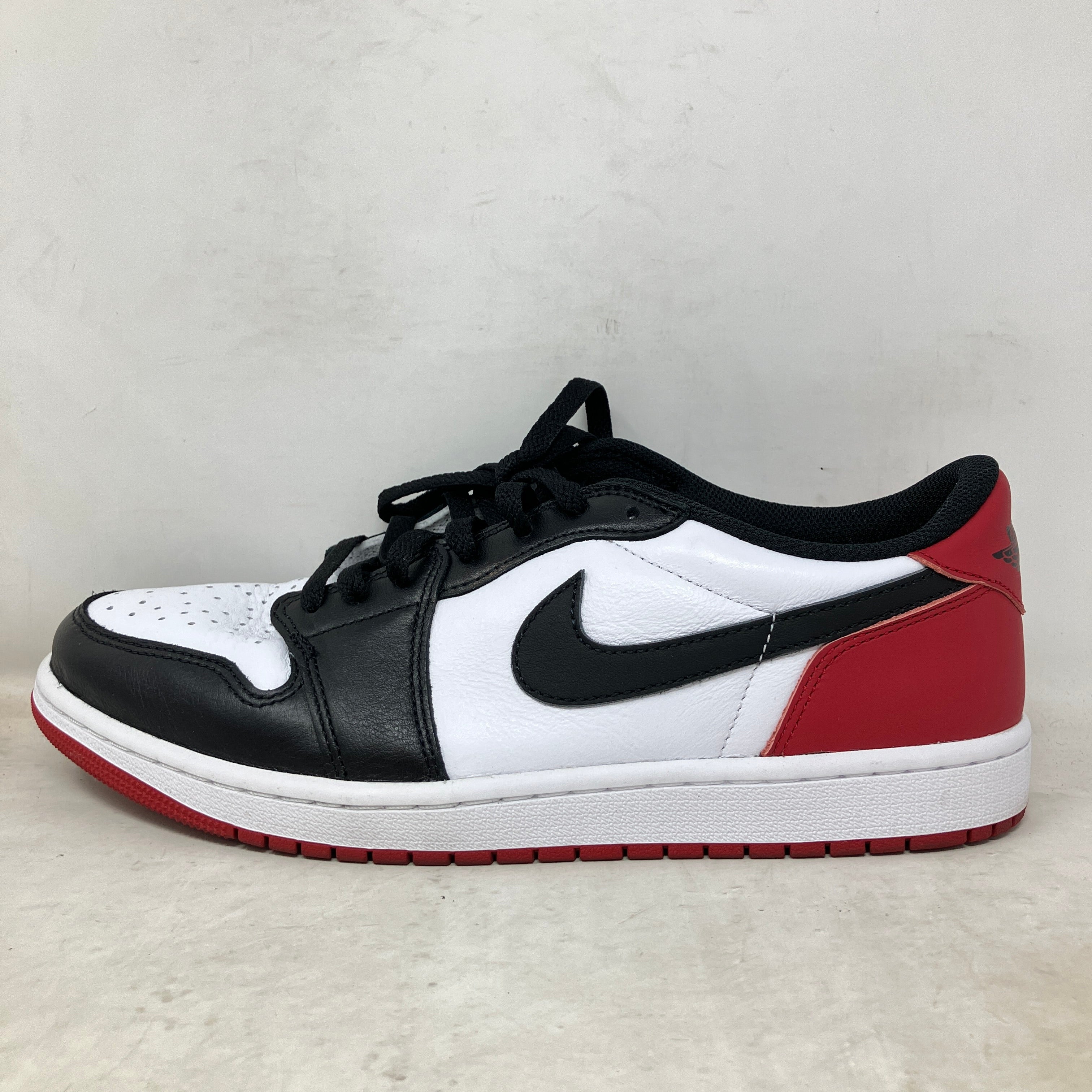 Jordan 1 Retro Low OG Black Toe (2023)