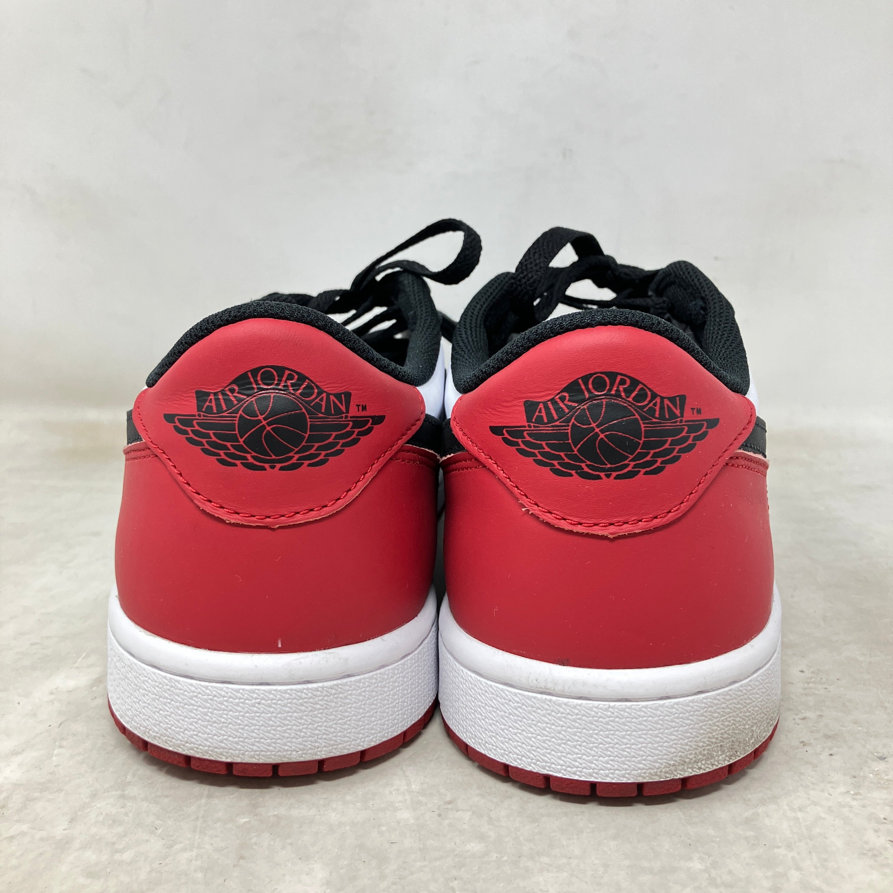 Jordan 1 Retro Low OG Black Toe (2023)