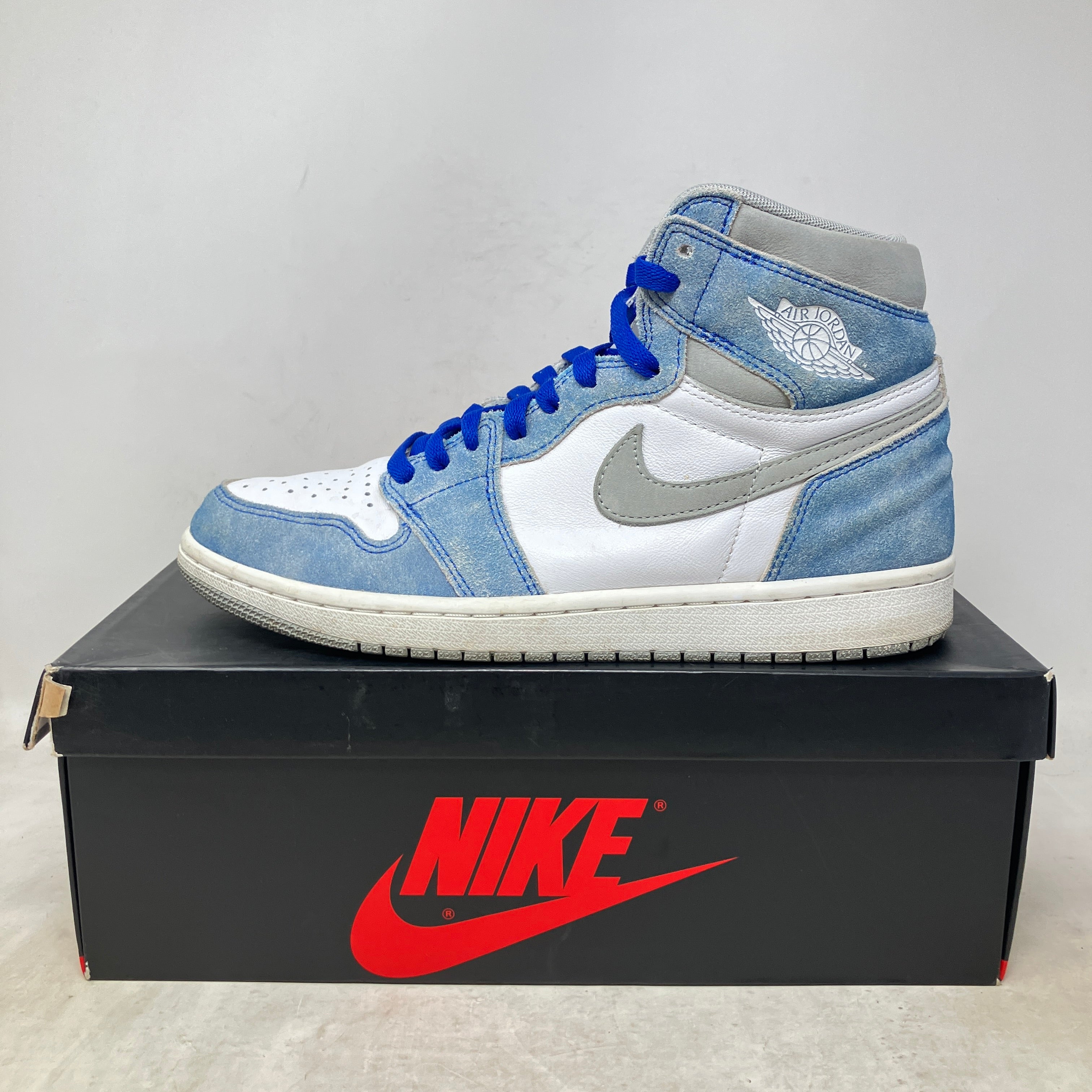 Jordan 1 Retro High Hyper Royal Smoke Grey
