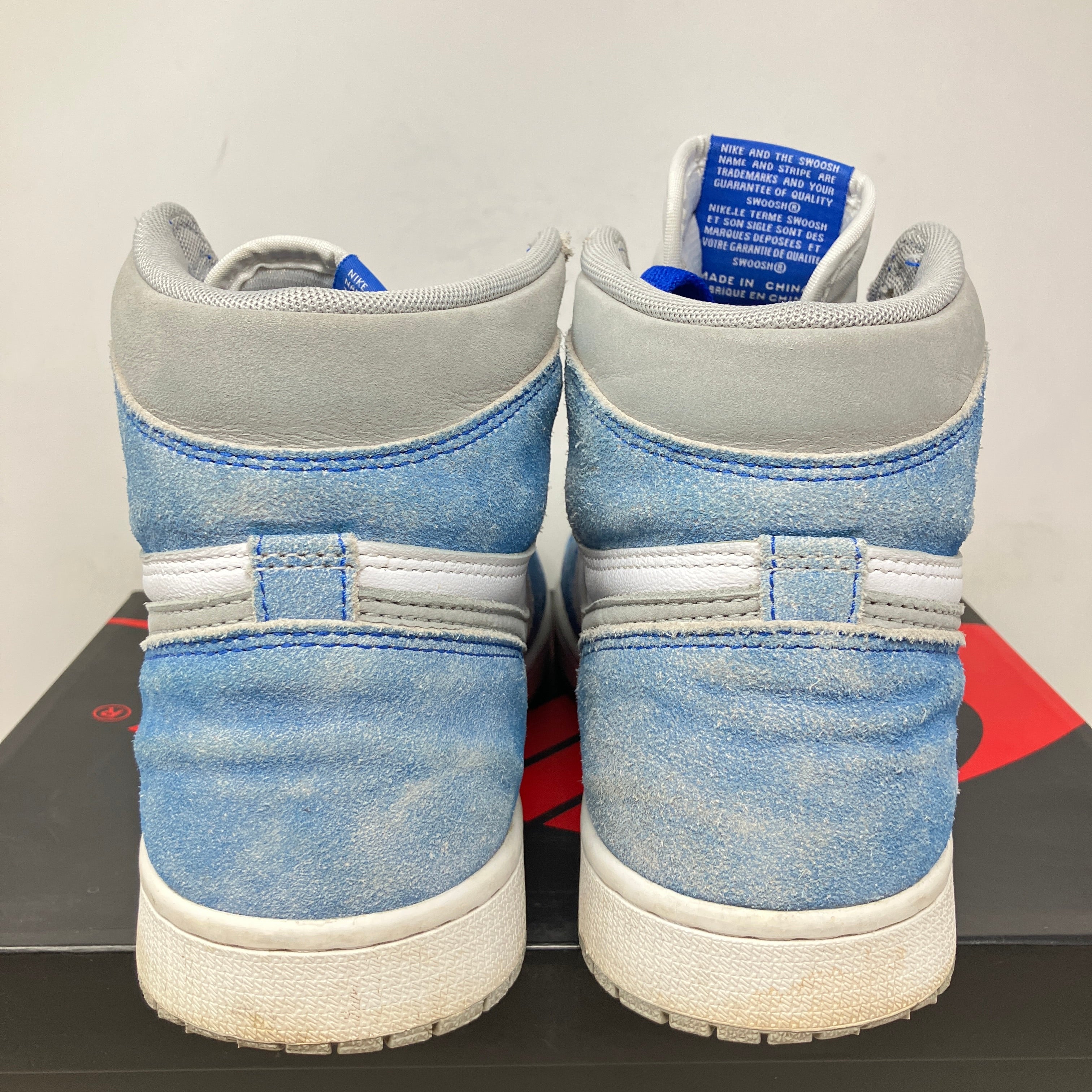 Jordan 1 Retro High Hyper Royal Smoke Grey