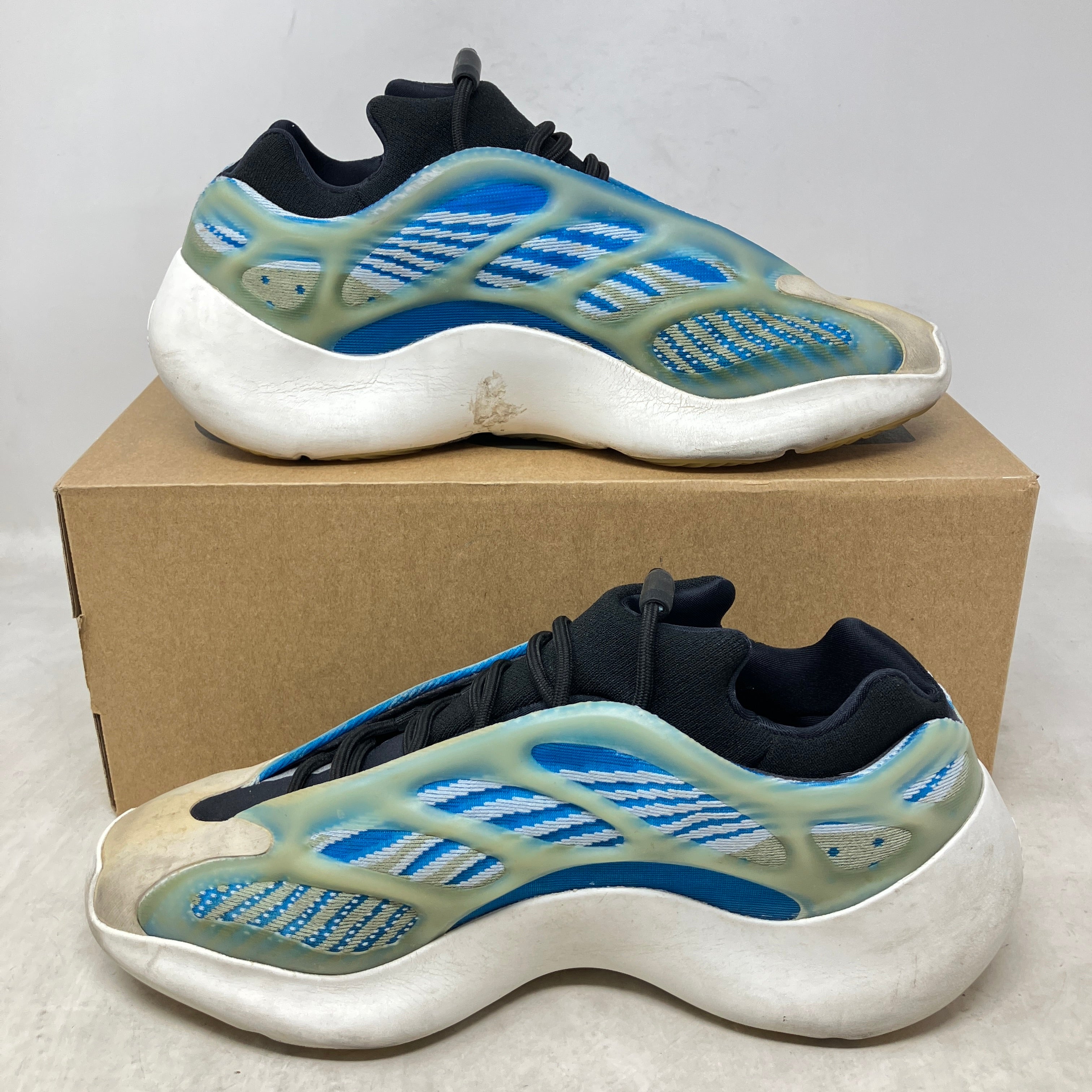 adidas Yeezy 700 V3 Arzareth