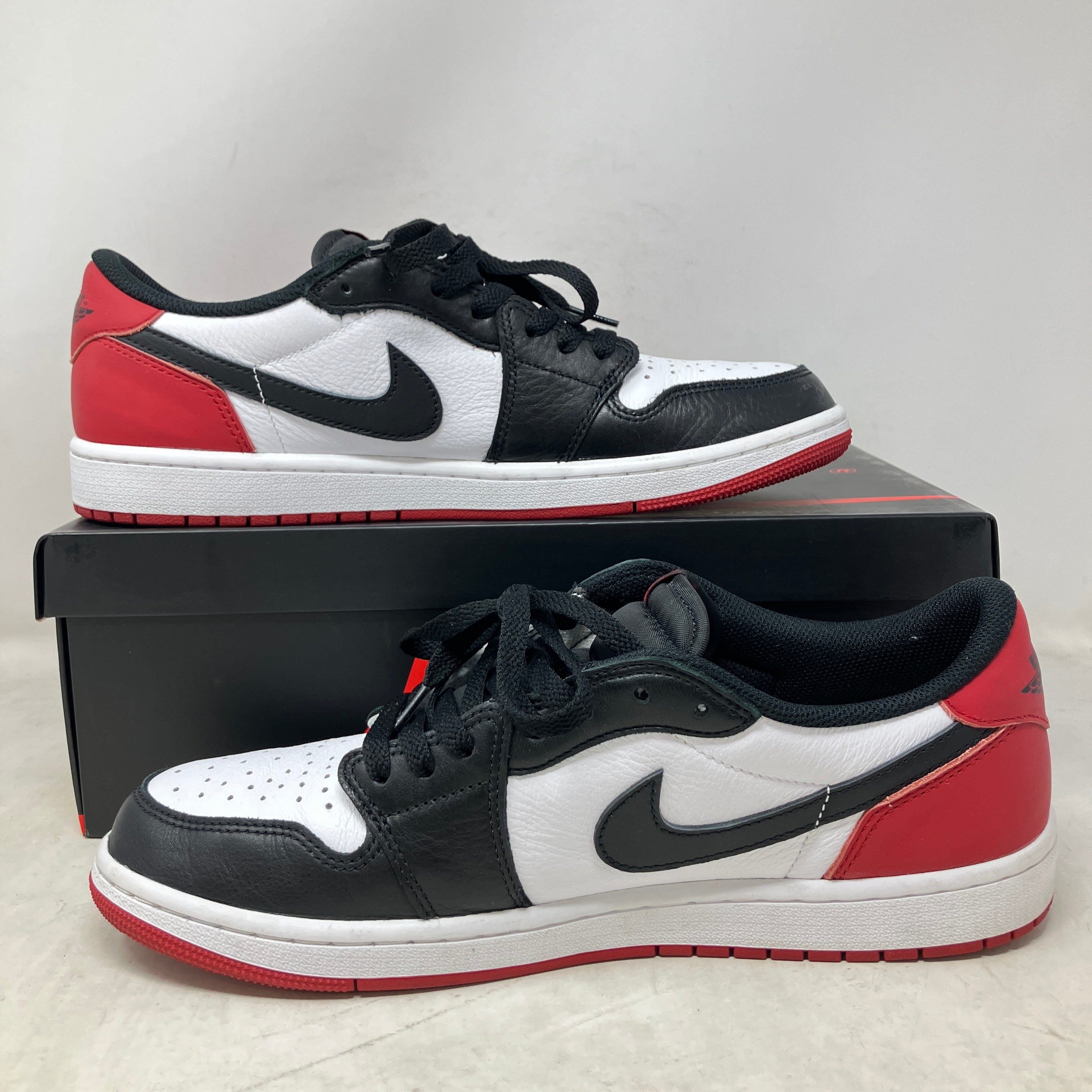 Jordan 1 Retro Low OG Black Toe (2023)
