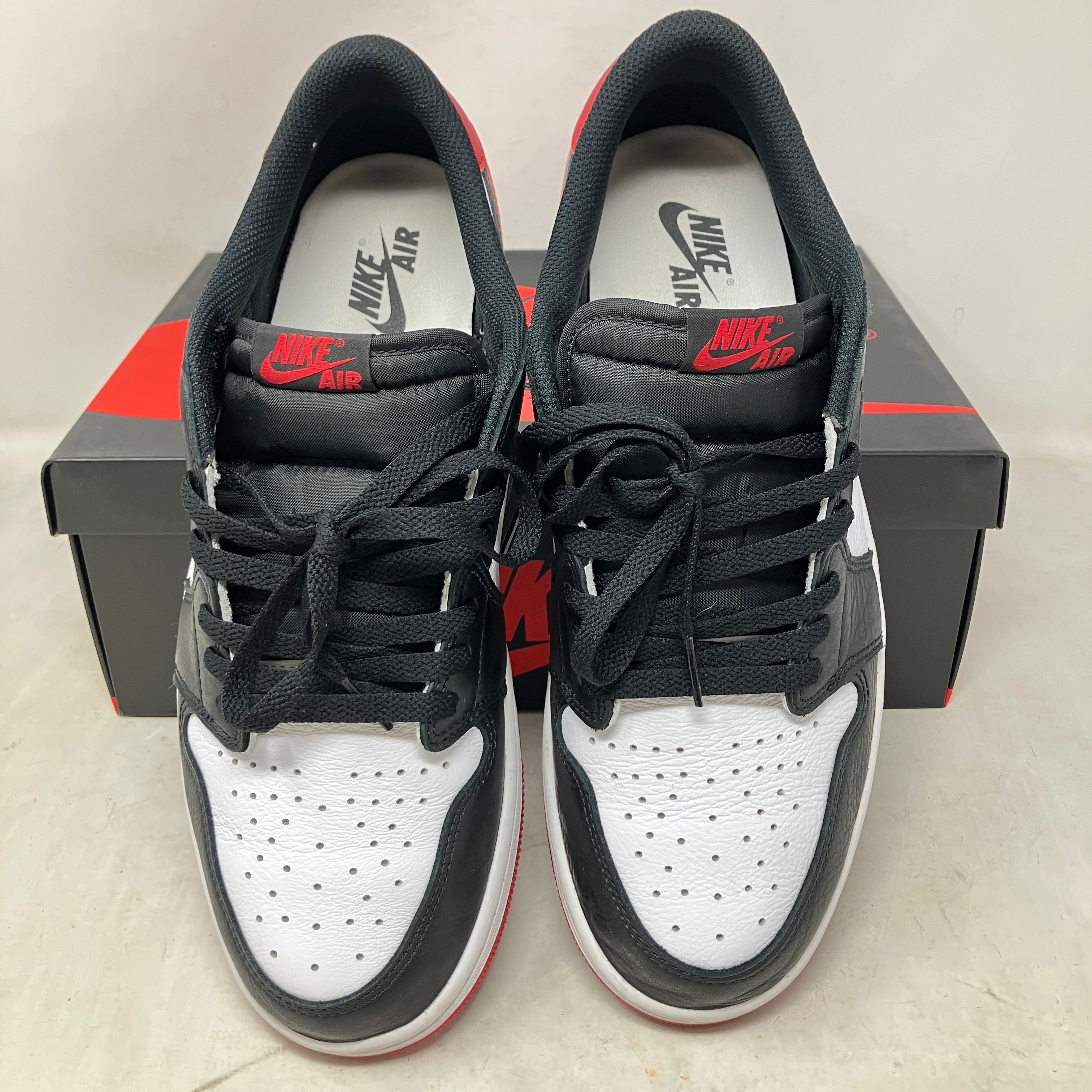 Jordan 1 Retro Low OG Black Toe (2023)