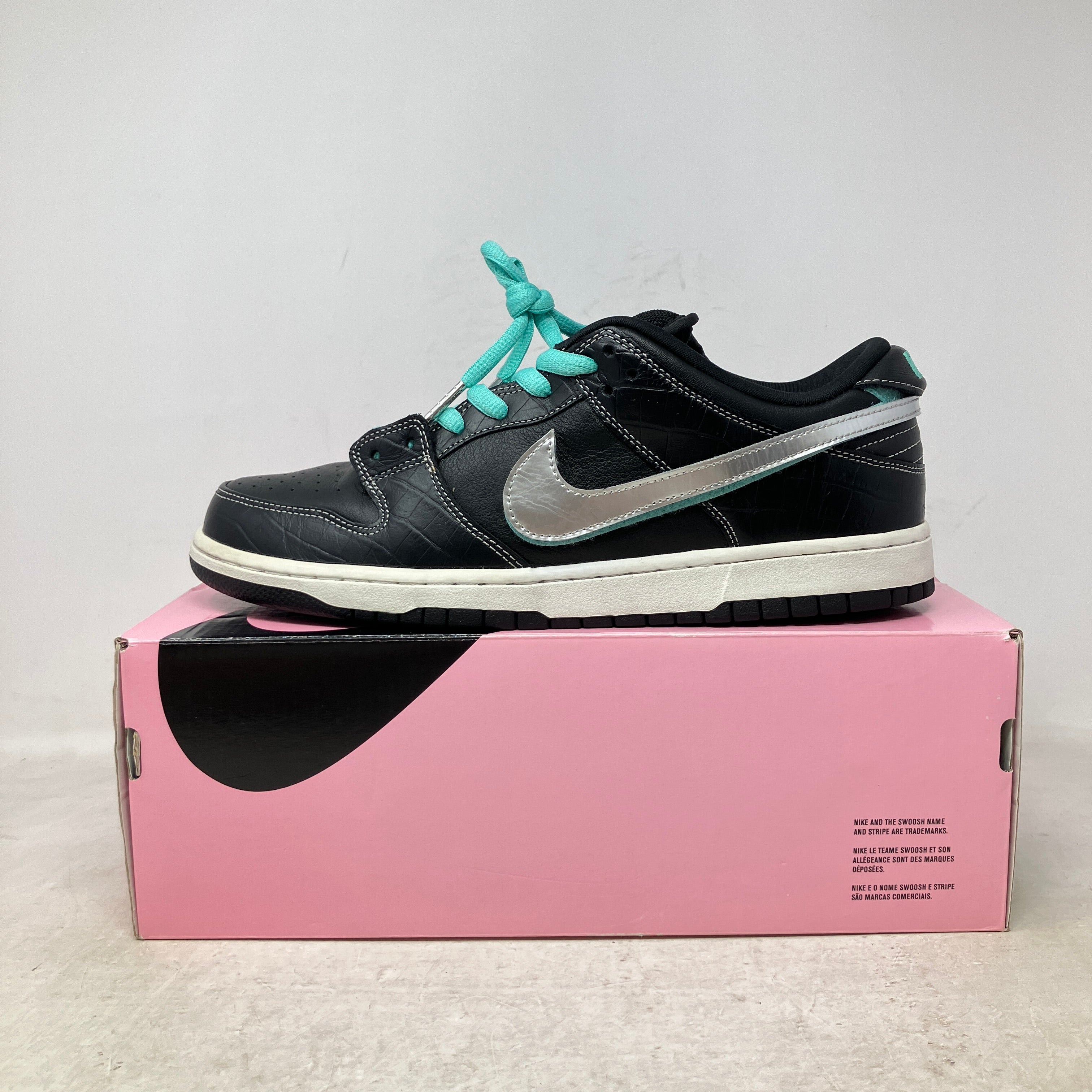 Nike SB Dunk Low Diamond Supply Co. Black Diamond