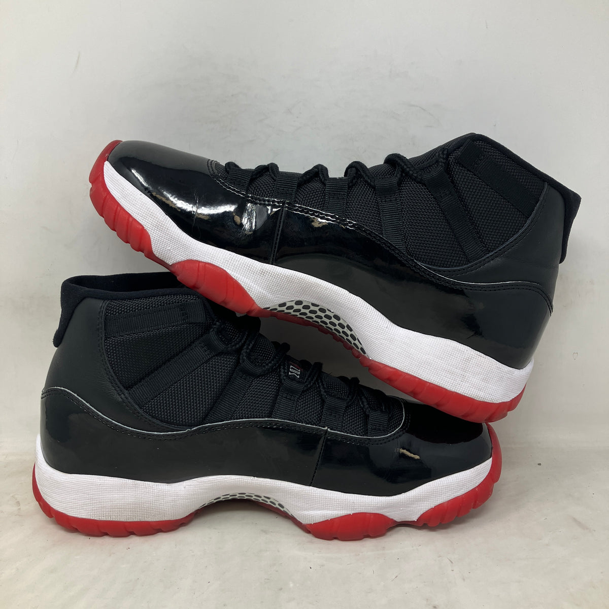 Jordan 11 Retro Playoffs Bred (2019)