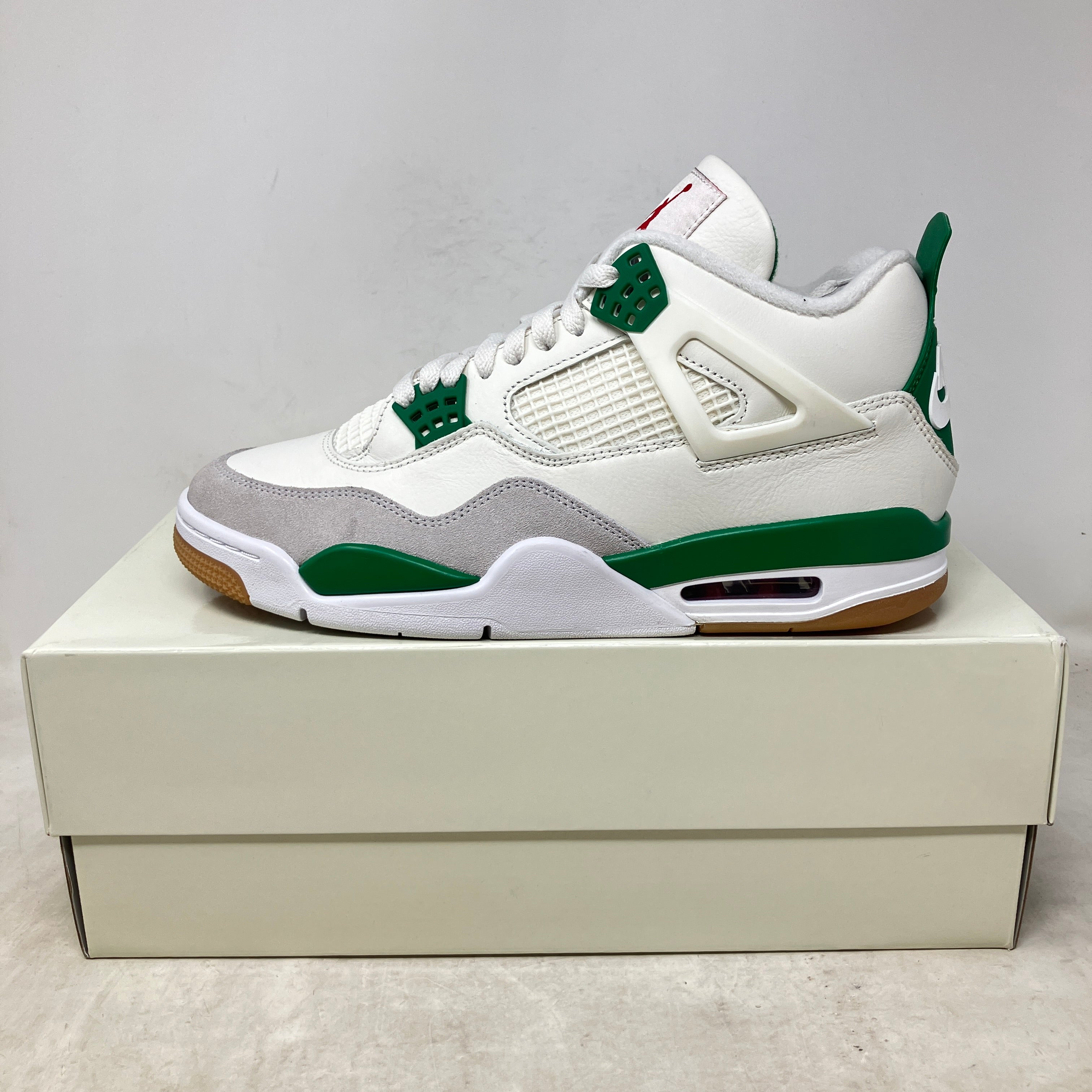 Jordan 4 Retro SB Pine Green