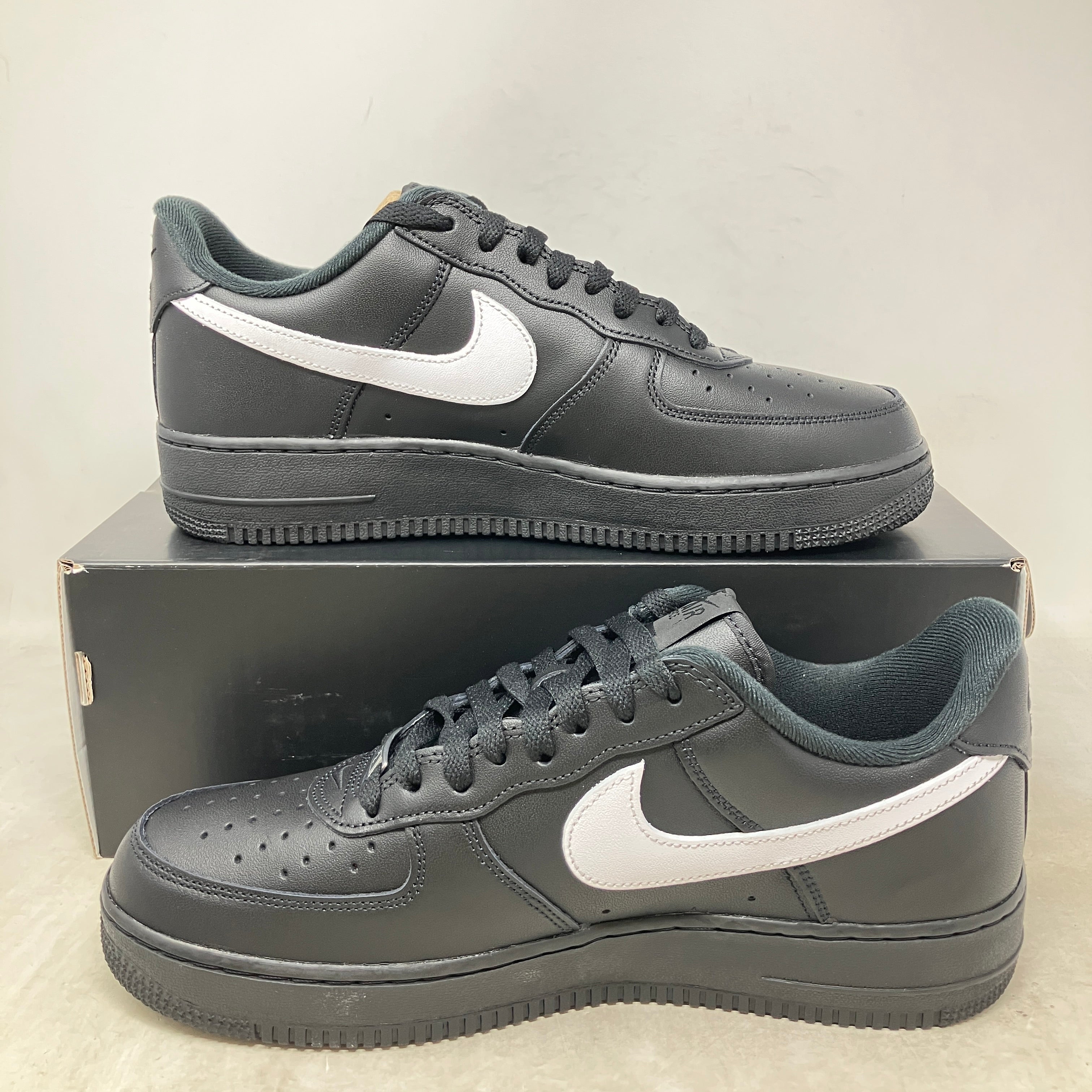 Nike Air Force 1 Low Supreme Black White