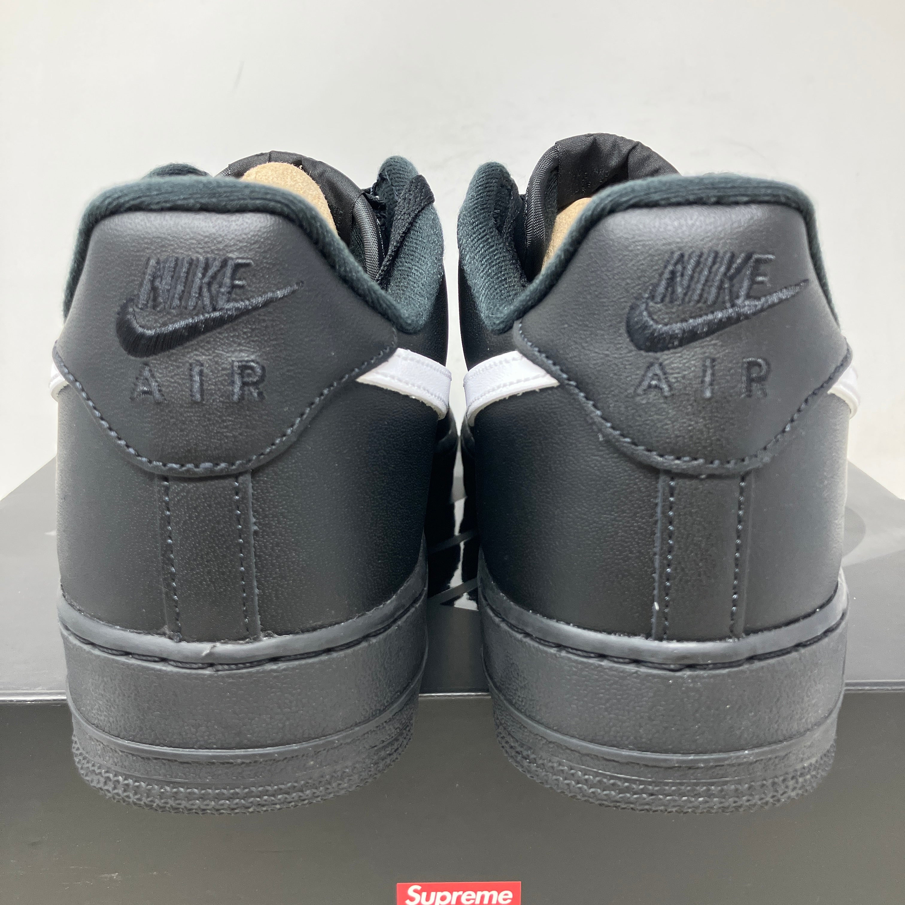 Nike Air Force 1 Low Supreme Black White