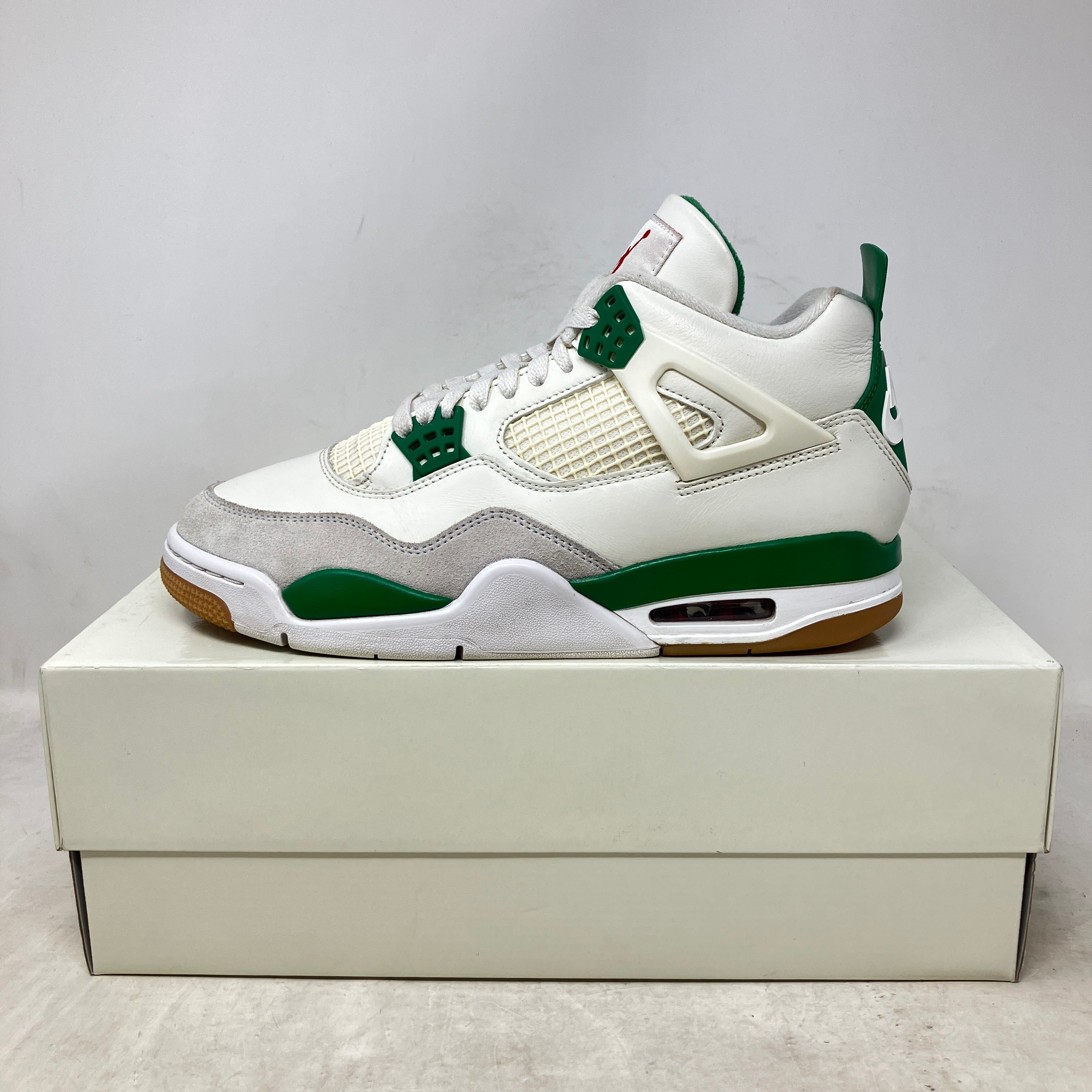 Jordan 4 Retro SB Pine Green