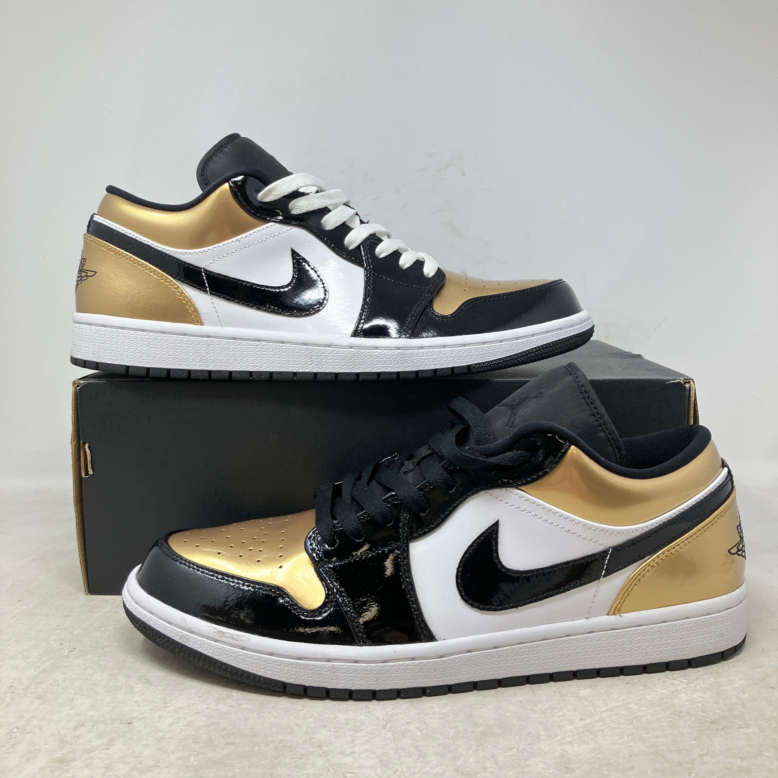 Jordan 1 Low Gold Toe