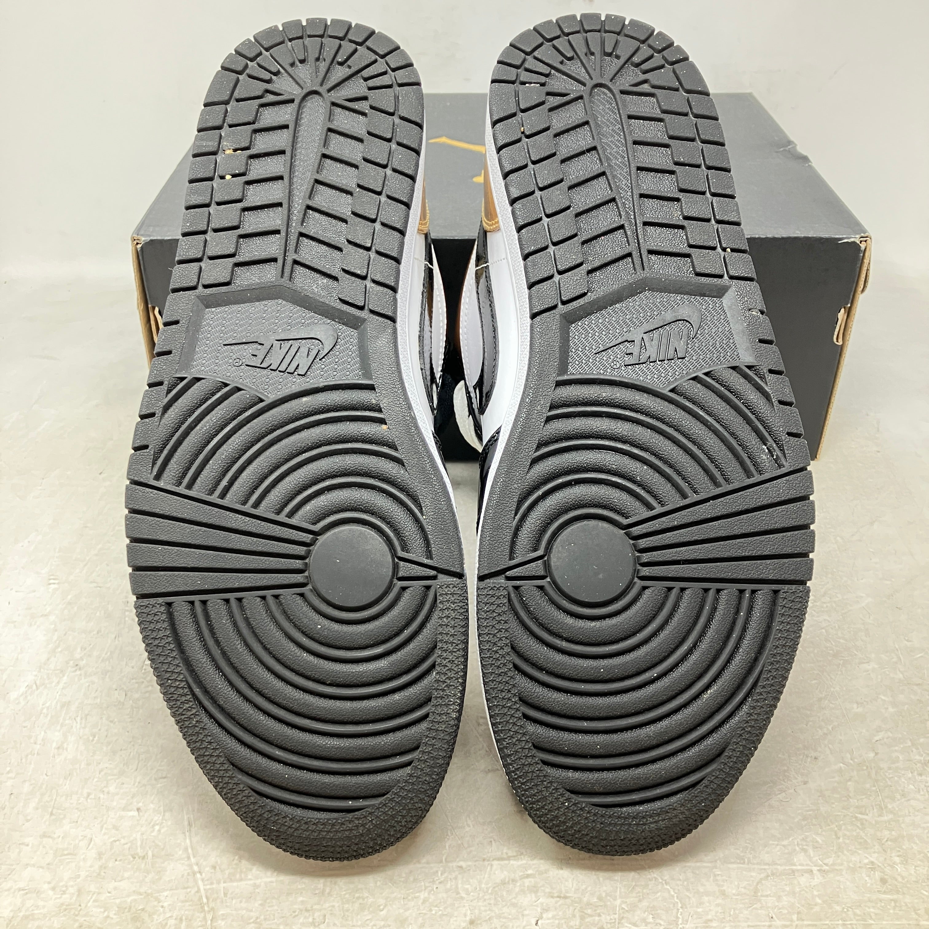 Jordan 1 Low Gold Toe
