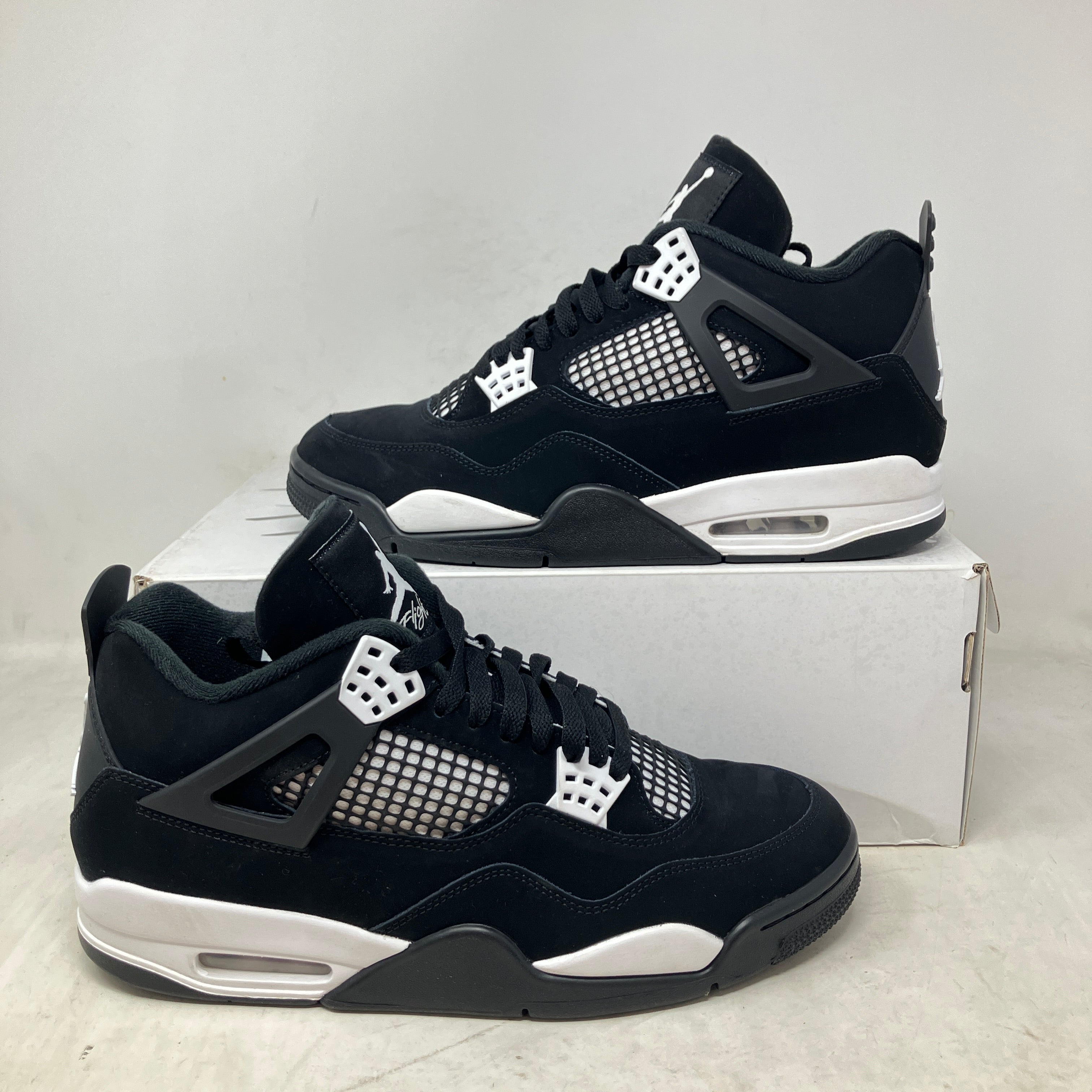 Jordan 4 Retro White Thunder