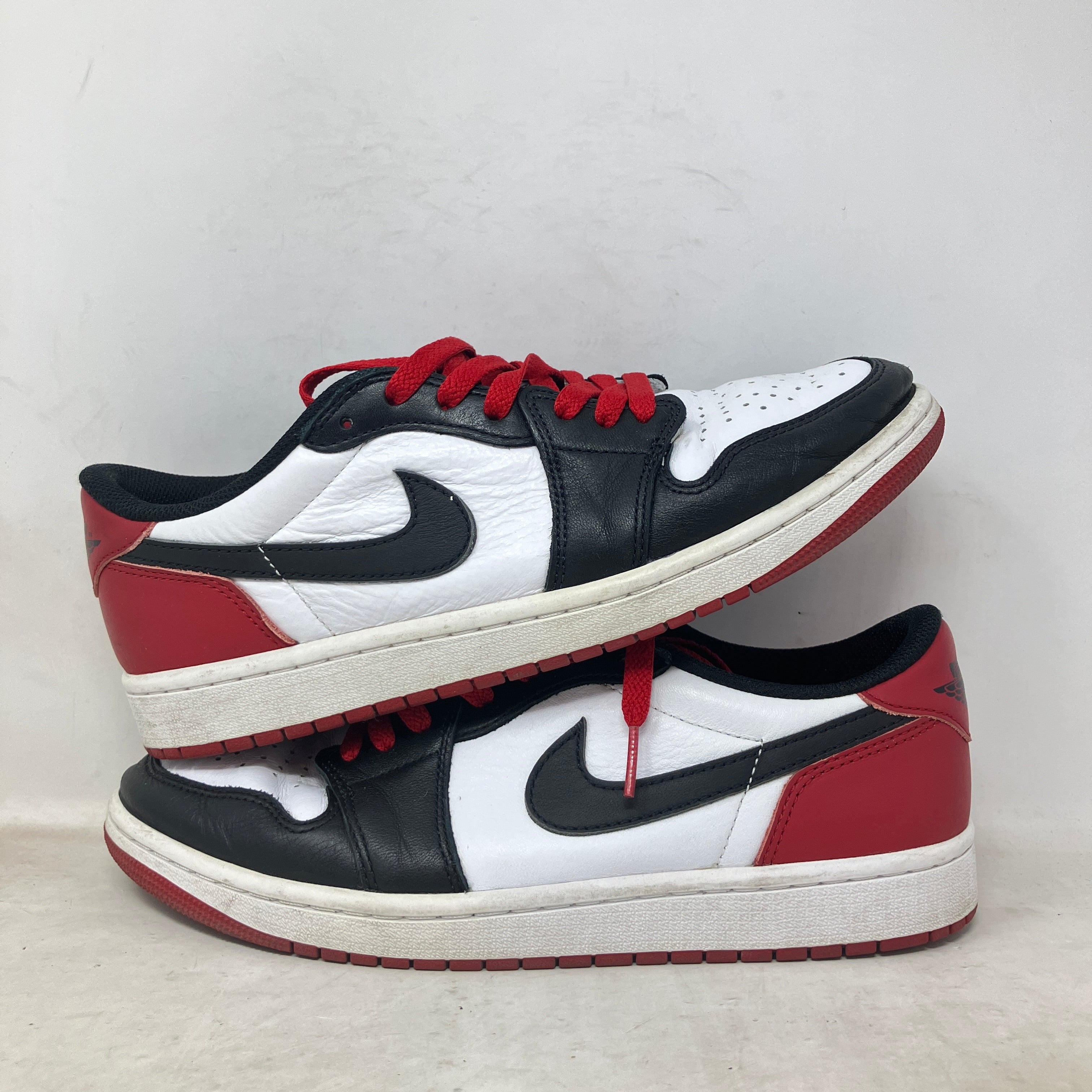 Jordan 1 Retro Low OG Black Toe (2023)