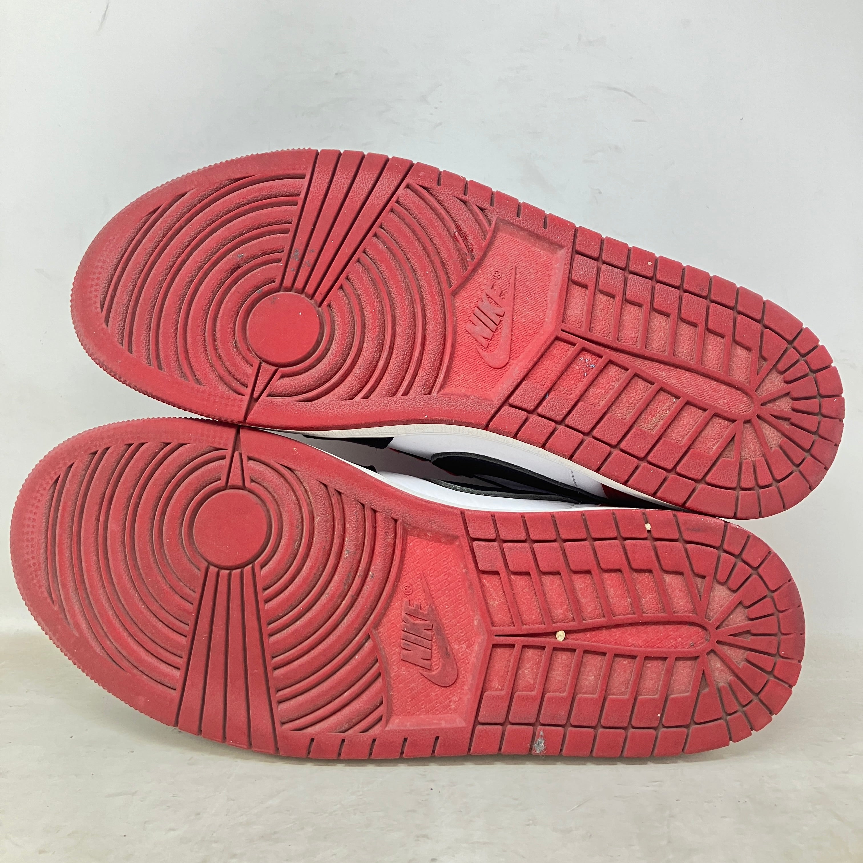 Jordan 1 Retro Low OG Black Toe (2023)