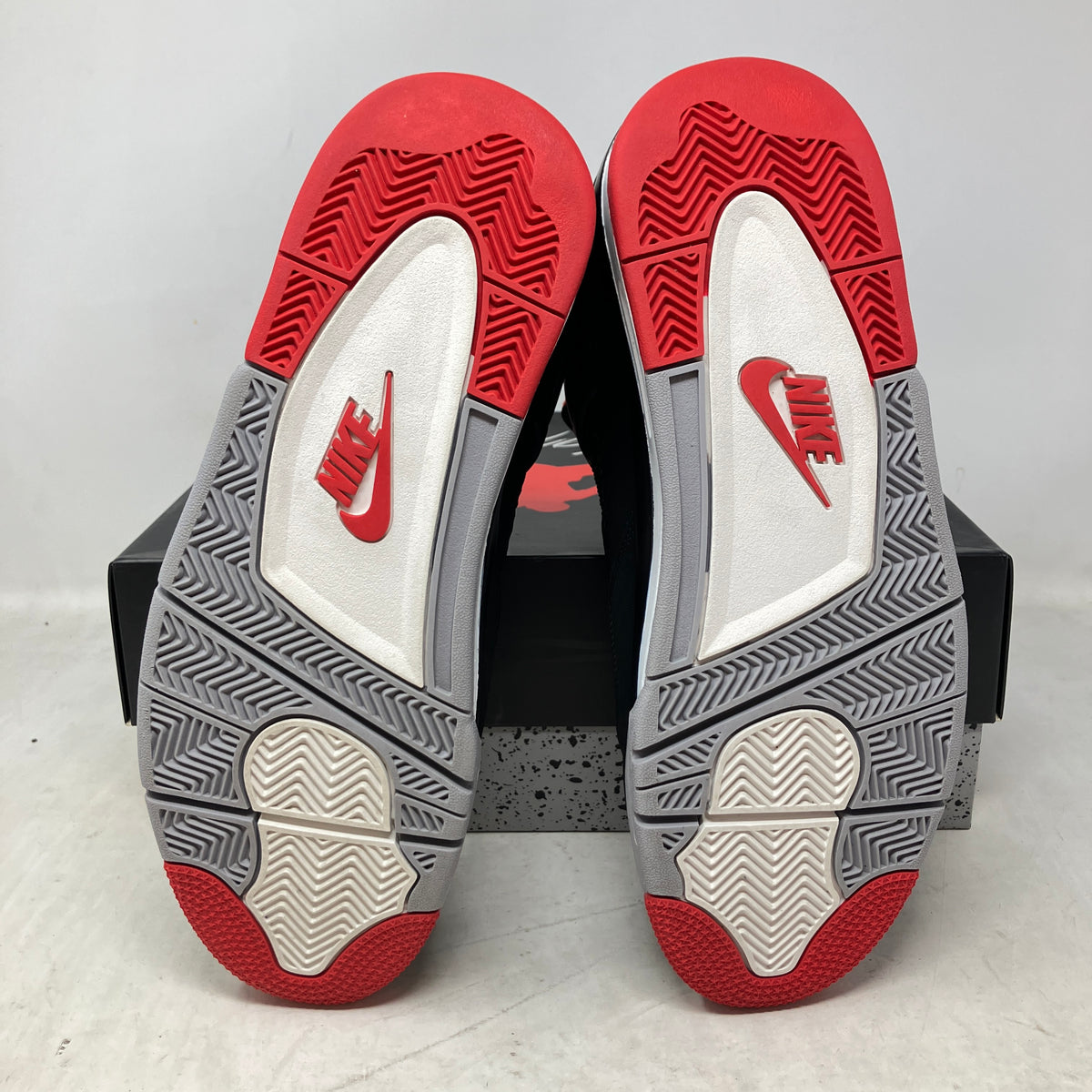 Jordan 4 Retro Bred (2019)