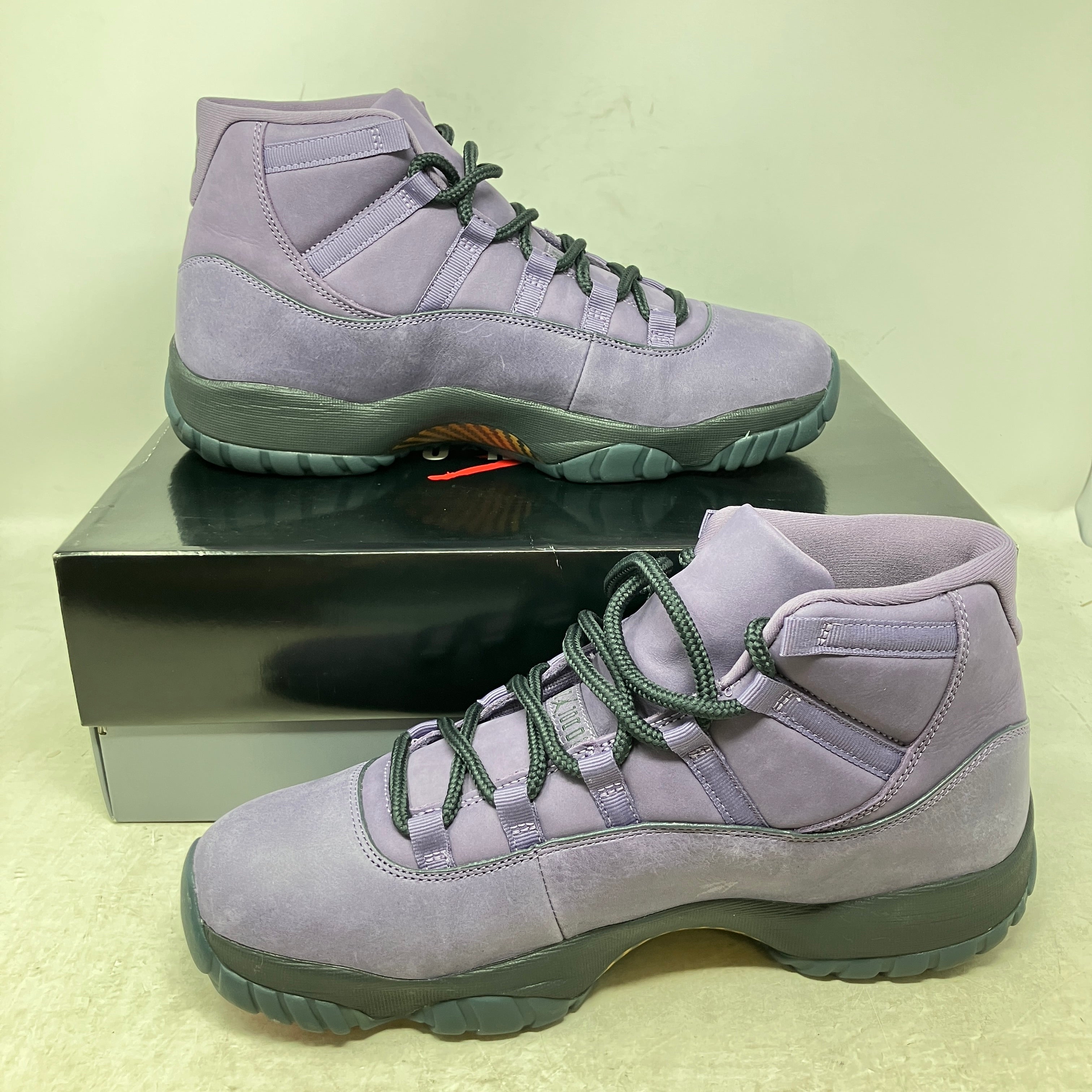 Jordan 11 Retro Mojave