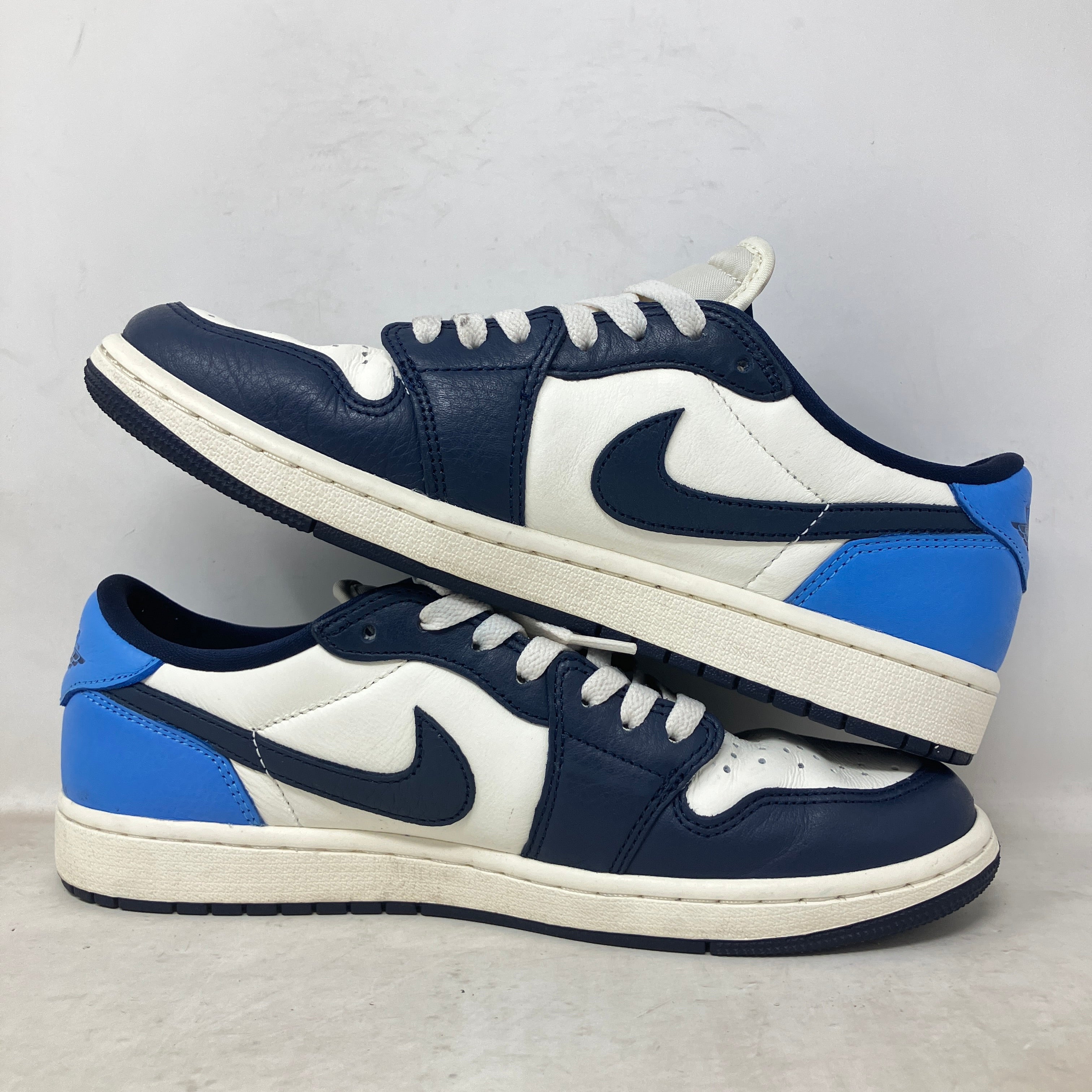 Jordan 1 Low OG Obsidian UNC