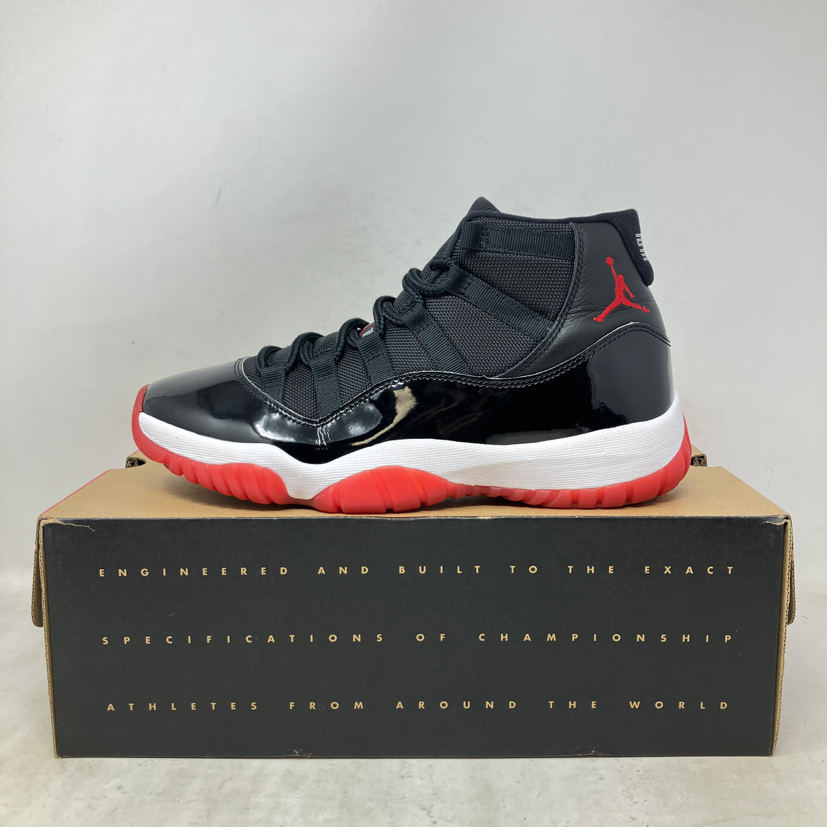 Jordan 11 Retro Playoffs Bred (2019)