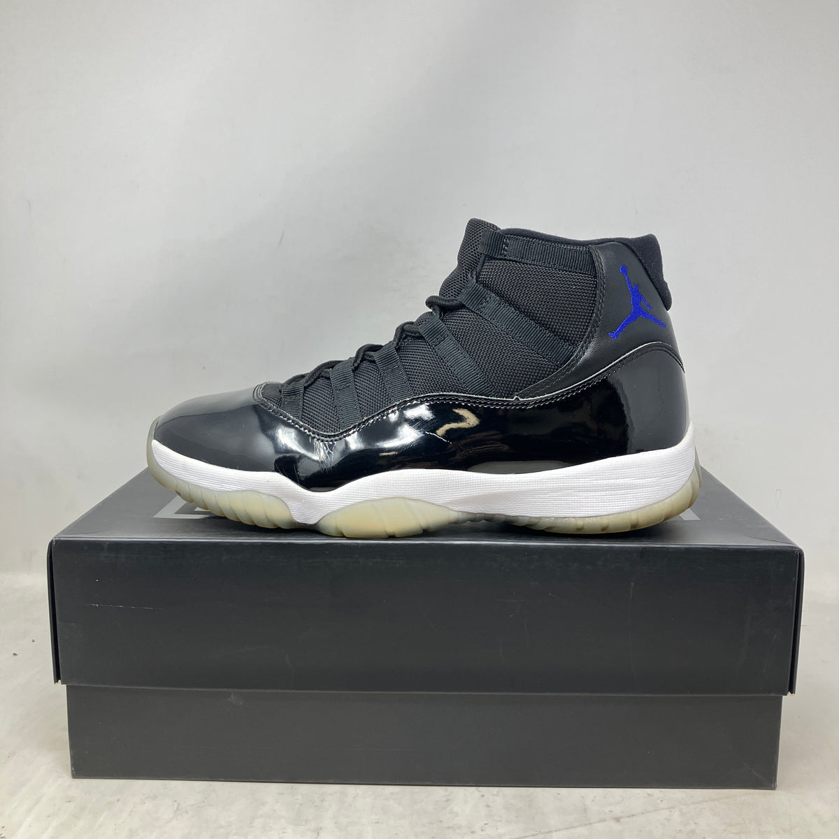 Jordan 11 Retro Space Jam (2016)