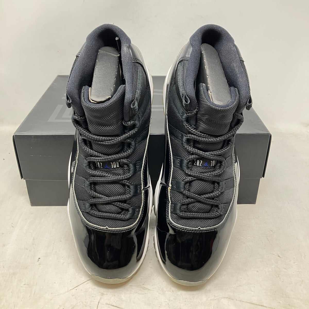 Jordan 11 Retro Space Jam (2016)
