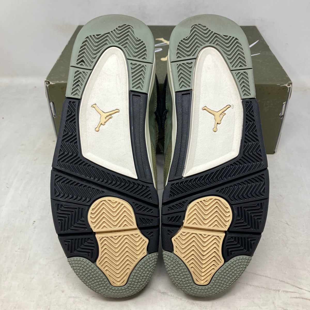 Jordan 4 Retro SE Craft Medium Olive