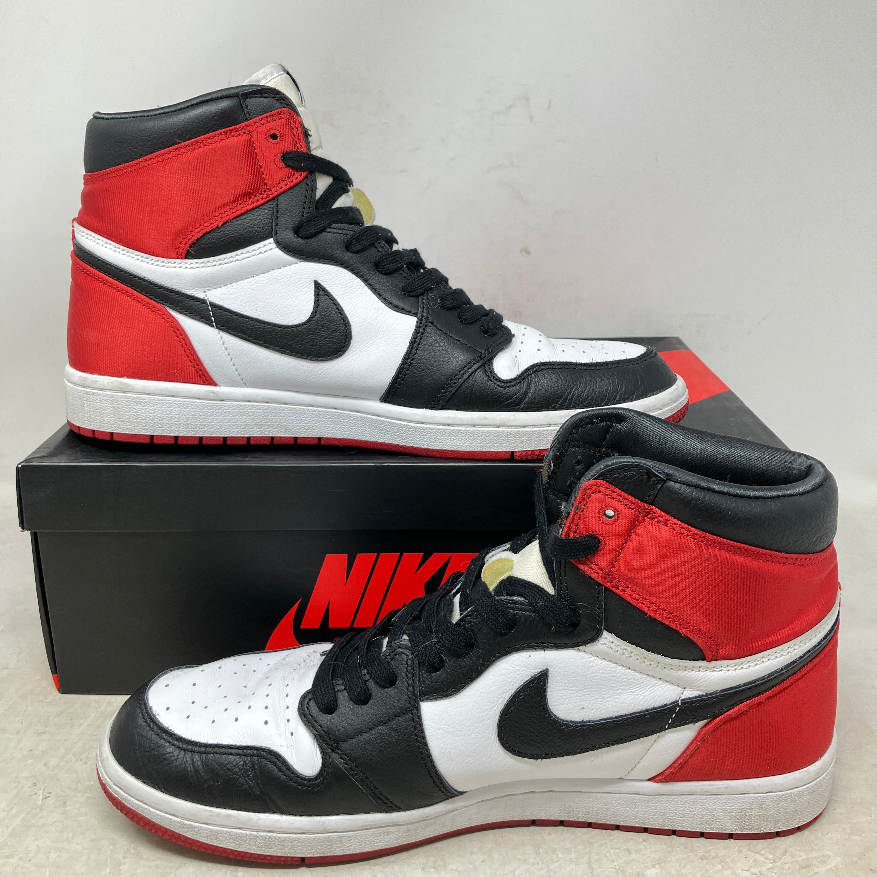 Jordan 1 Retro High Satin Black Toe (Women's)