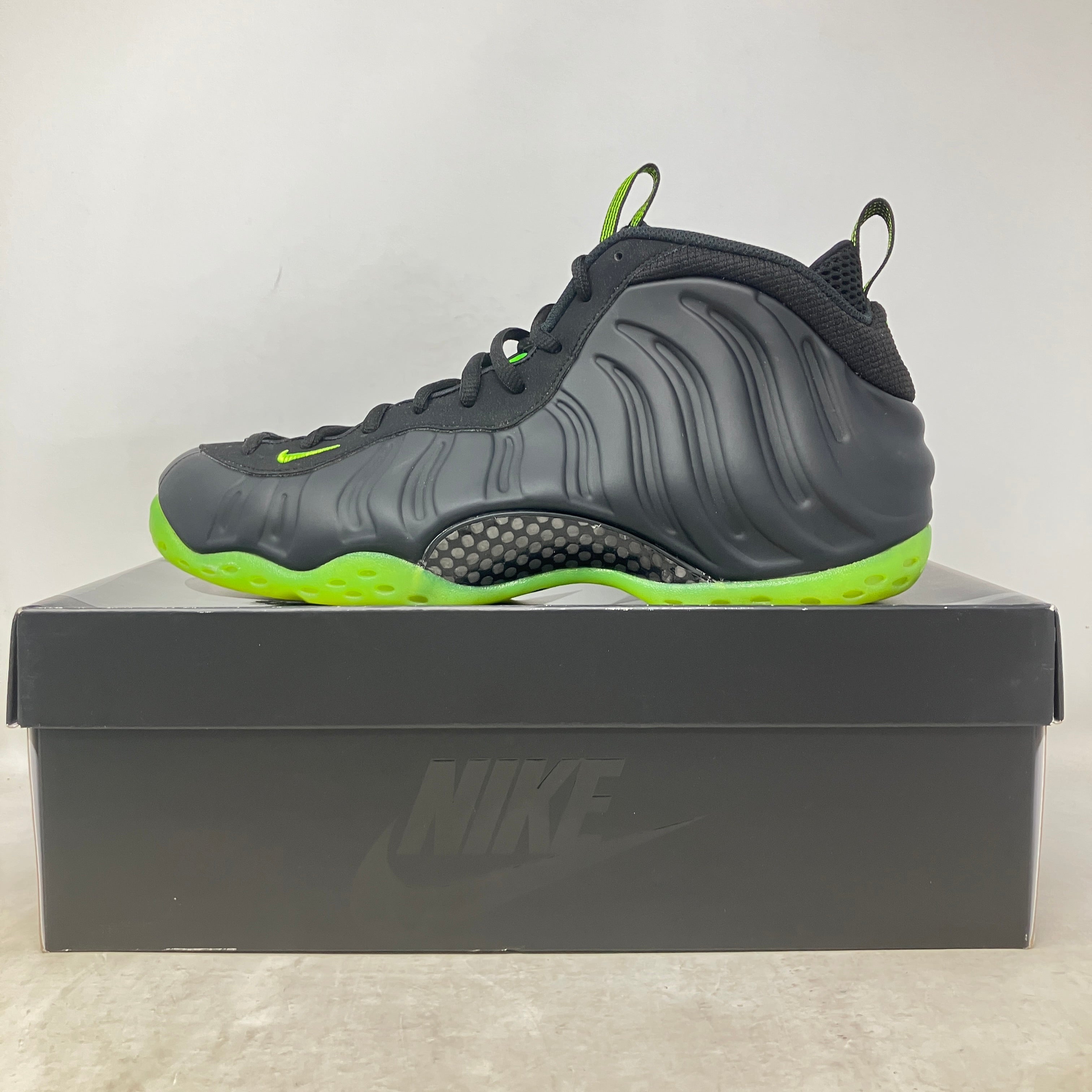 Nike Air Foamposite One Black Volt
