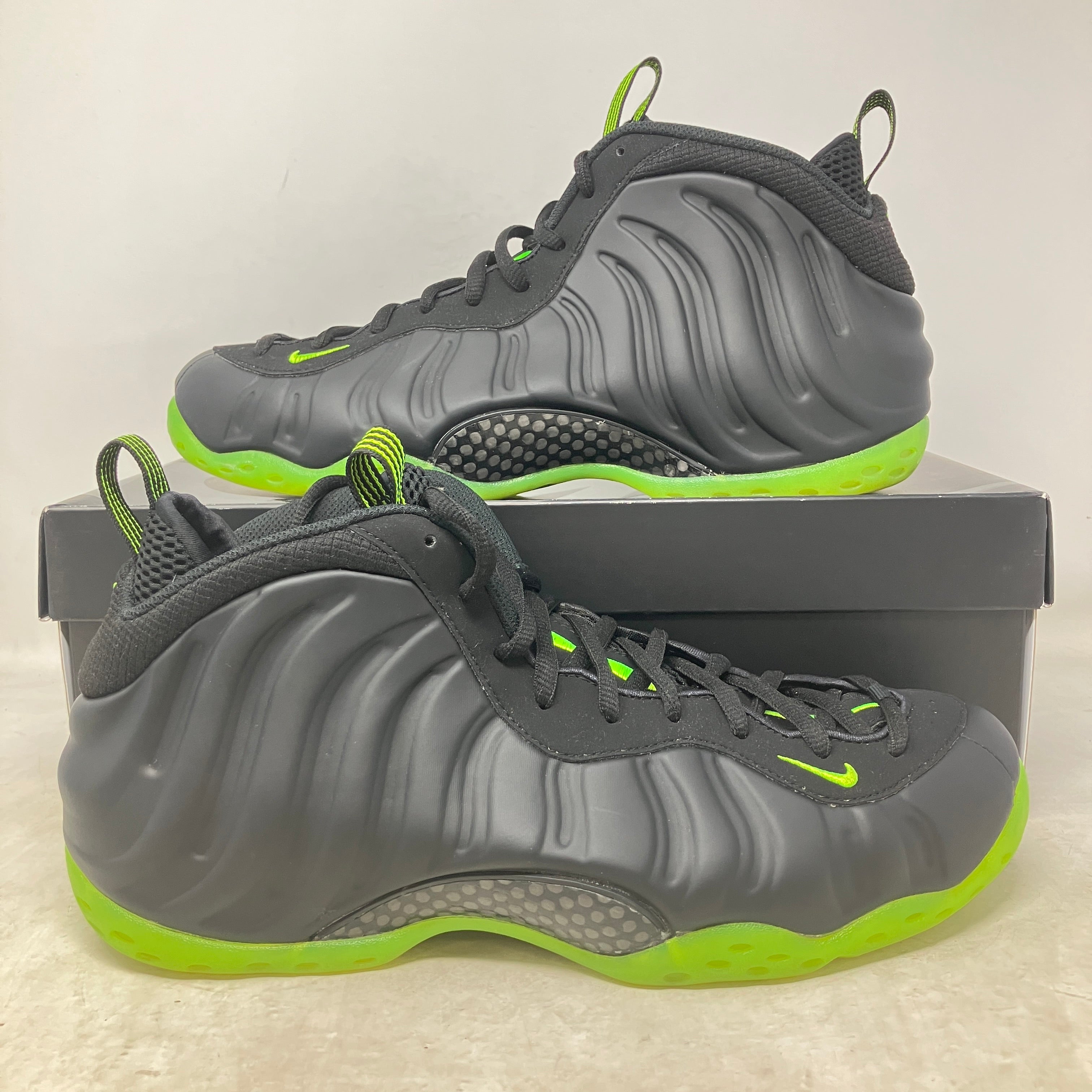 Nike Air Foamposite One Black Volt