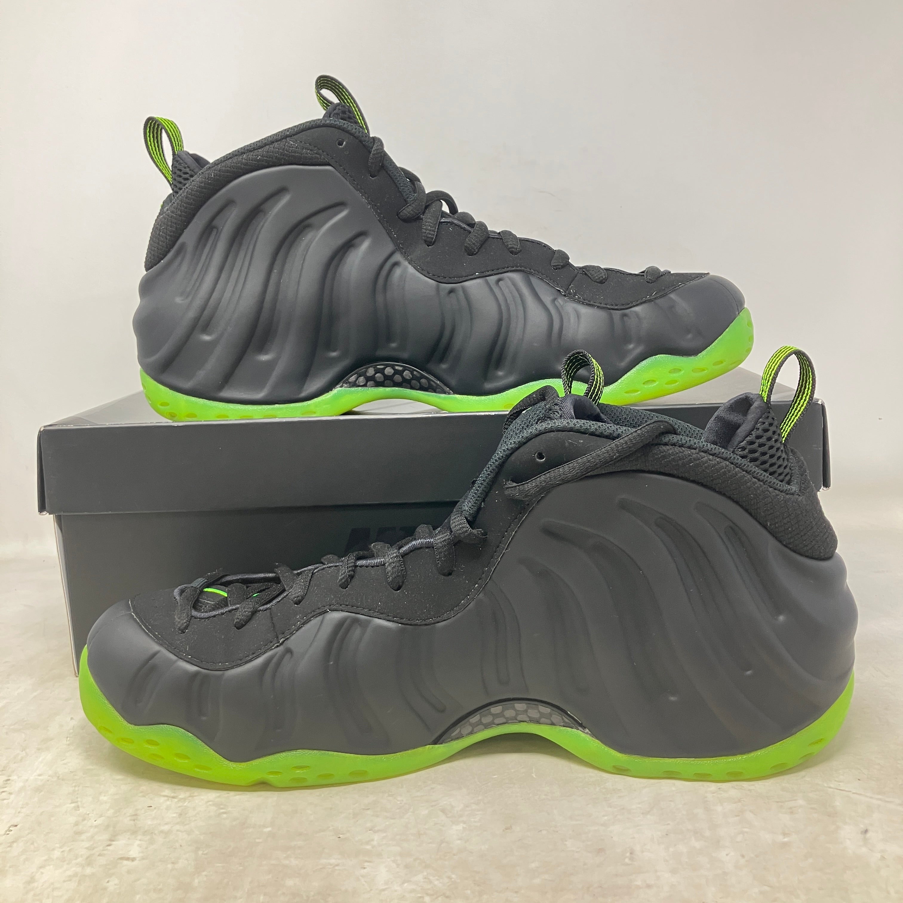 Nike Air Foamposite One Black Volt