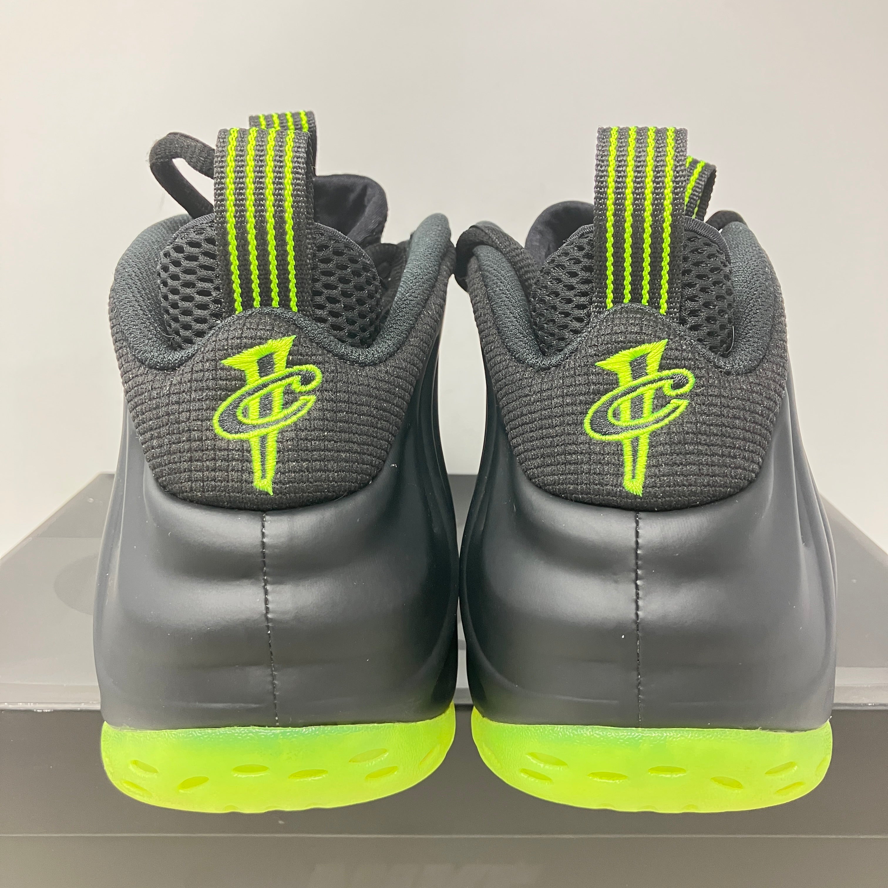 Nike Air Foamposite One Black Volt