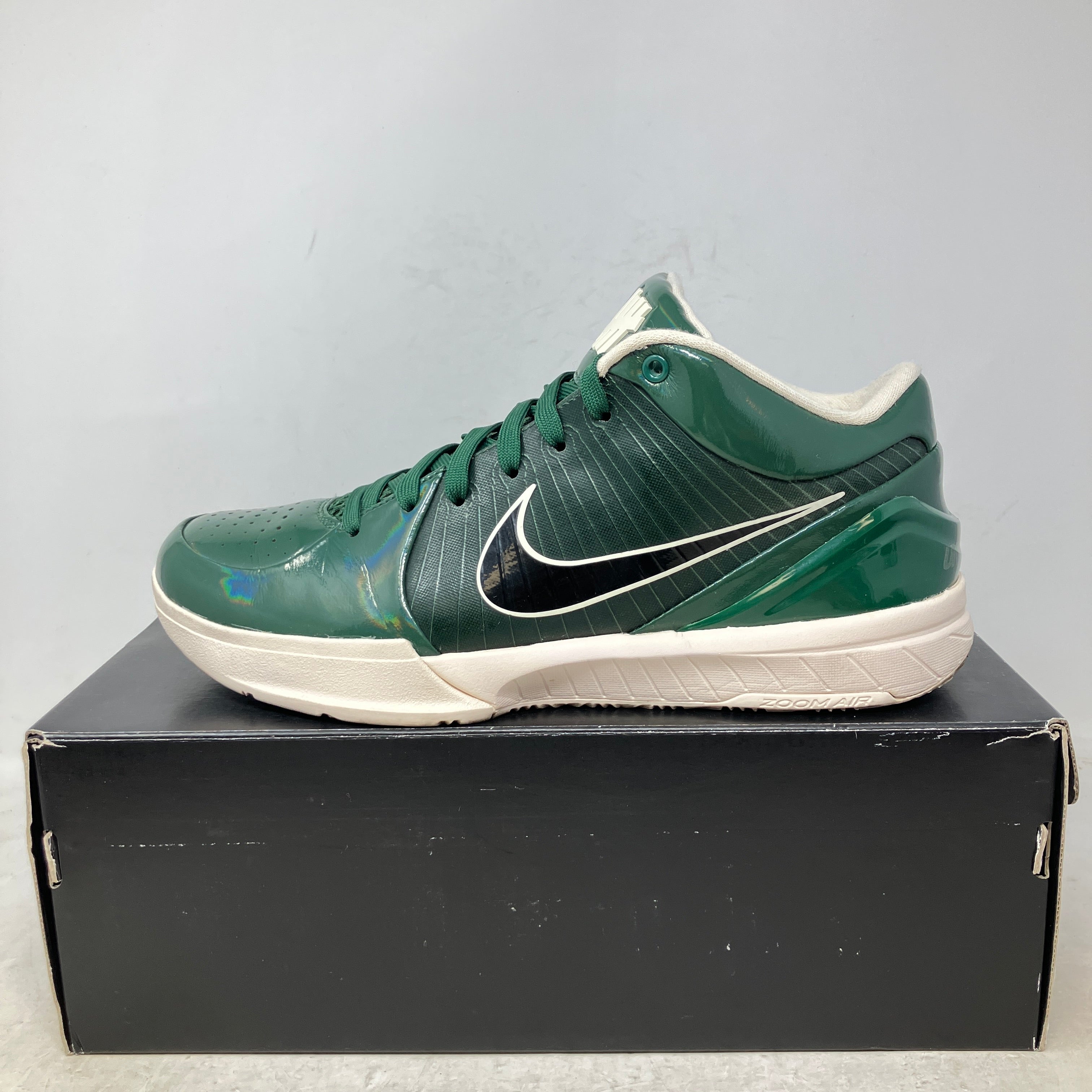 Nike Kobe 4 Protro Undefeated Milwaukee Bucks