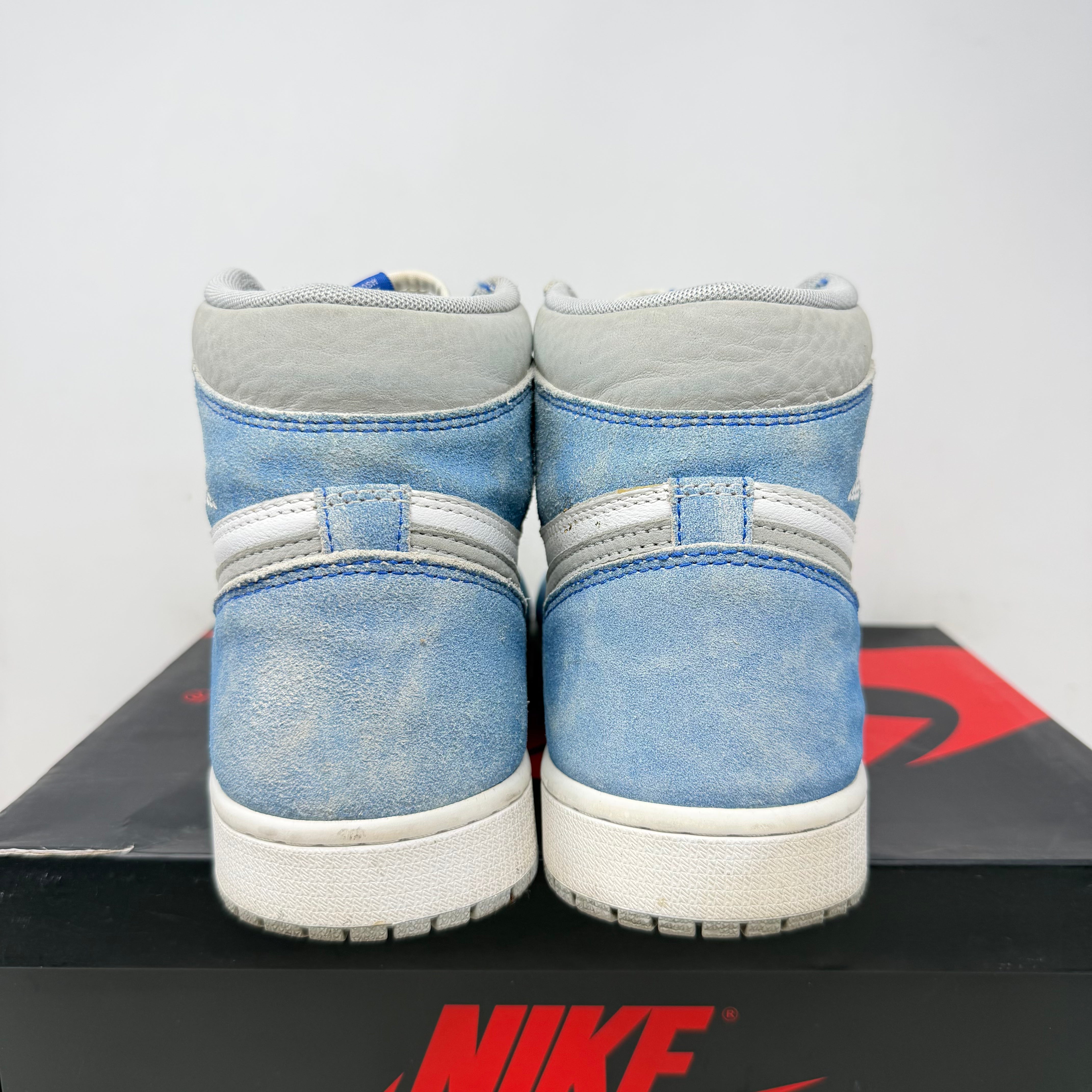 Jordan 1 Retro High Hyper Royal Smoke Grey