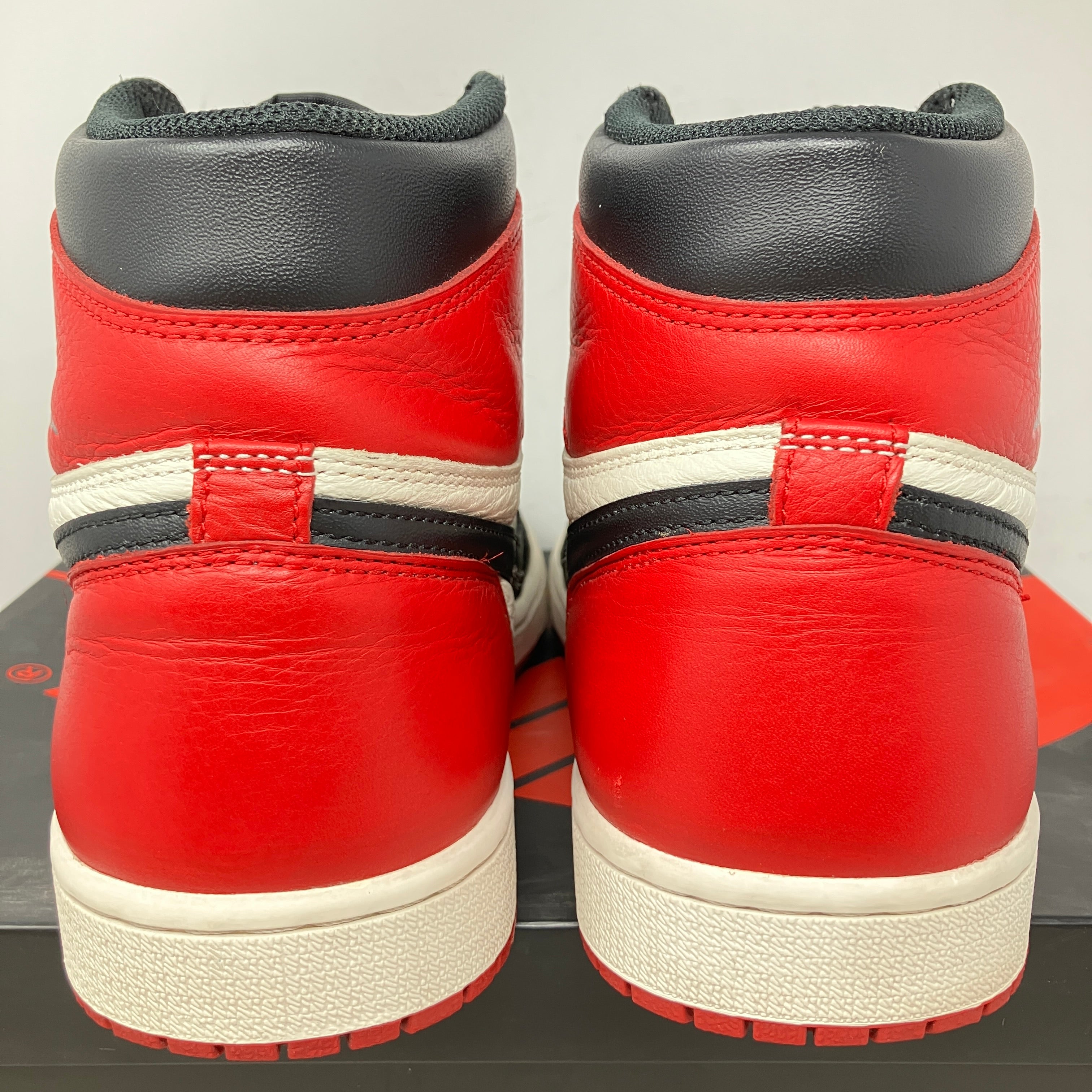 Jordan 1 Retro High Bred Toe
