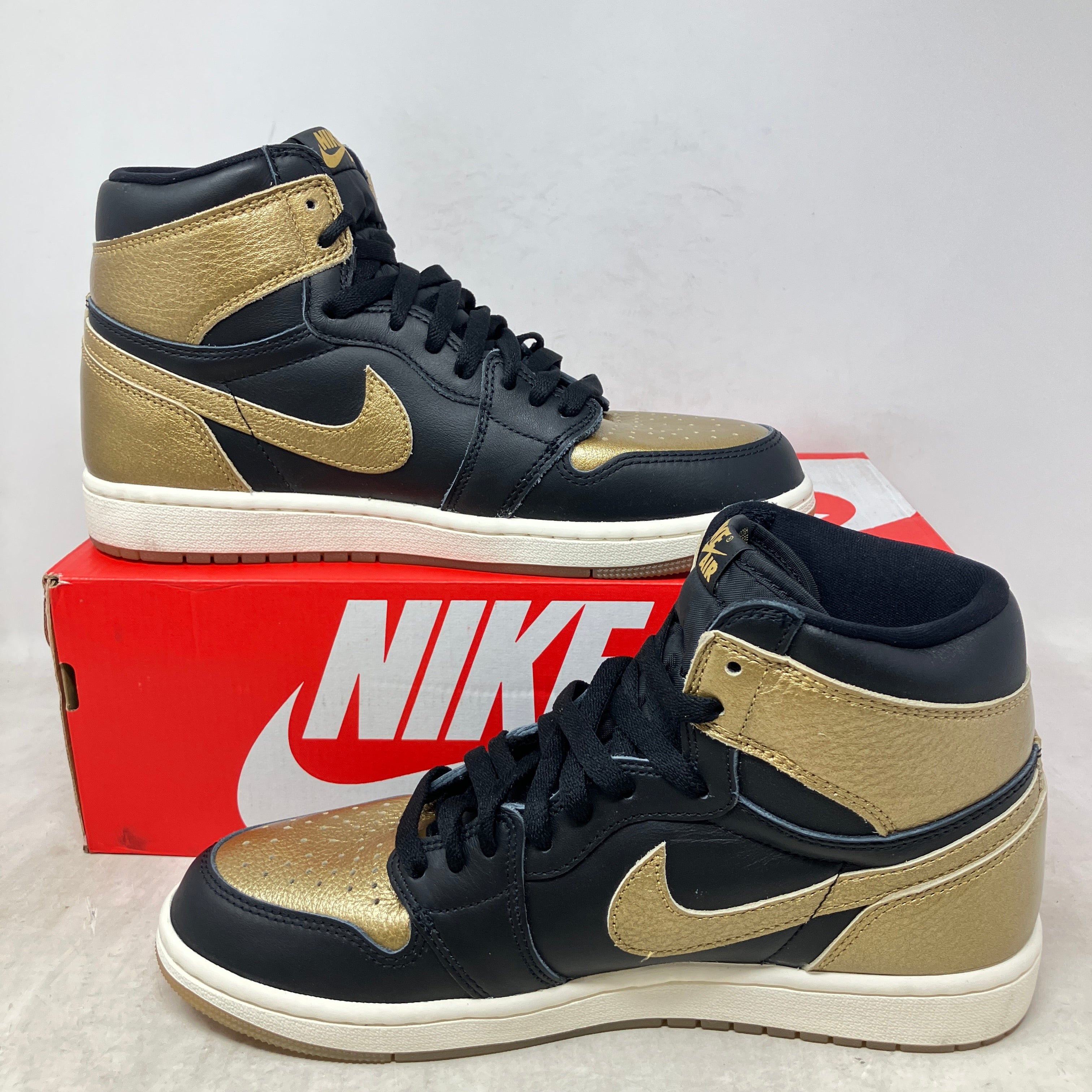 Jordan 1 Retro High OG Black Metallic Gold
