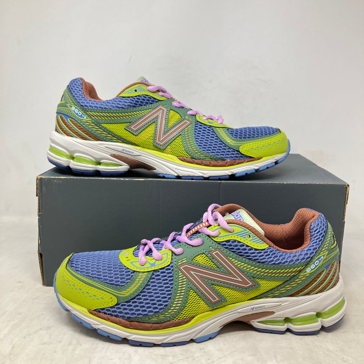 New Balance 860v2 Up There 2000's Tropes