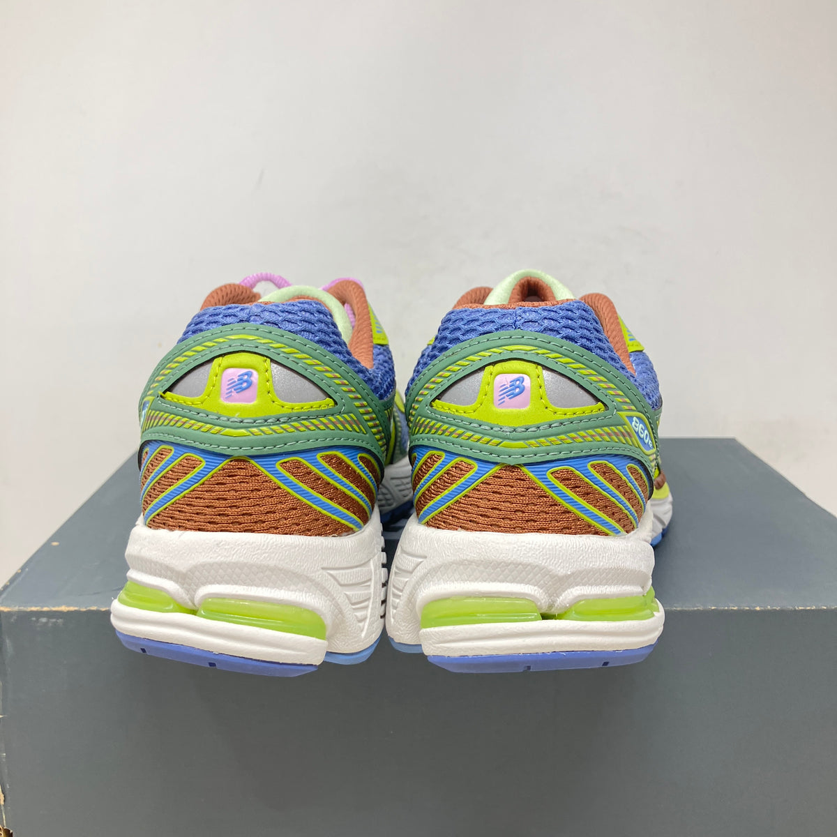New Balance 860v2 Up There 2000's Tropes