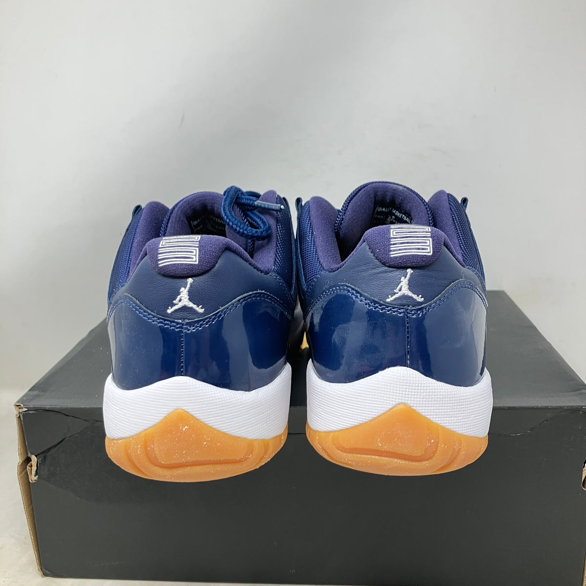 Jordan 11 Retro Low Midnight Navy