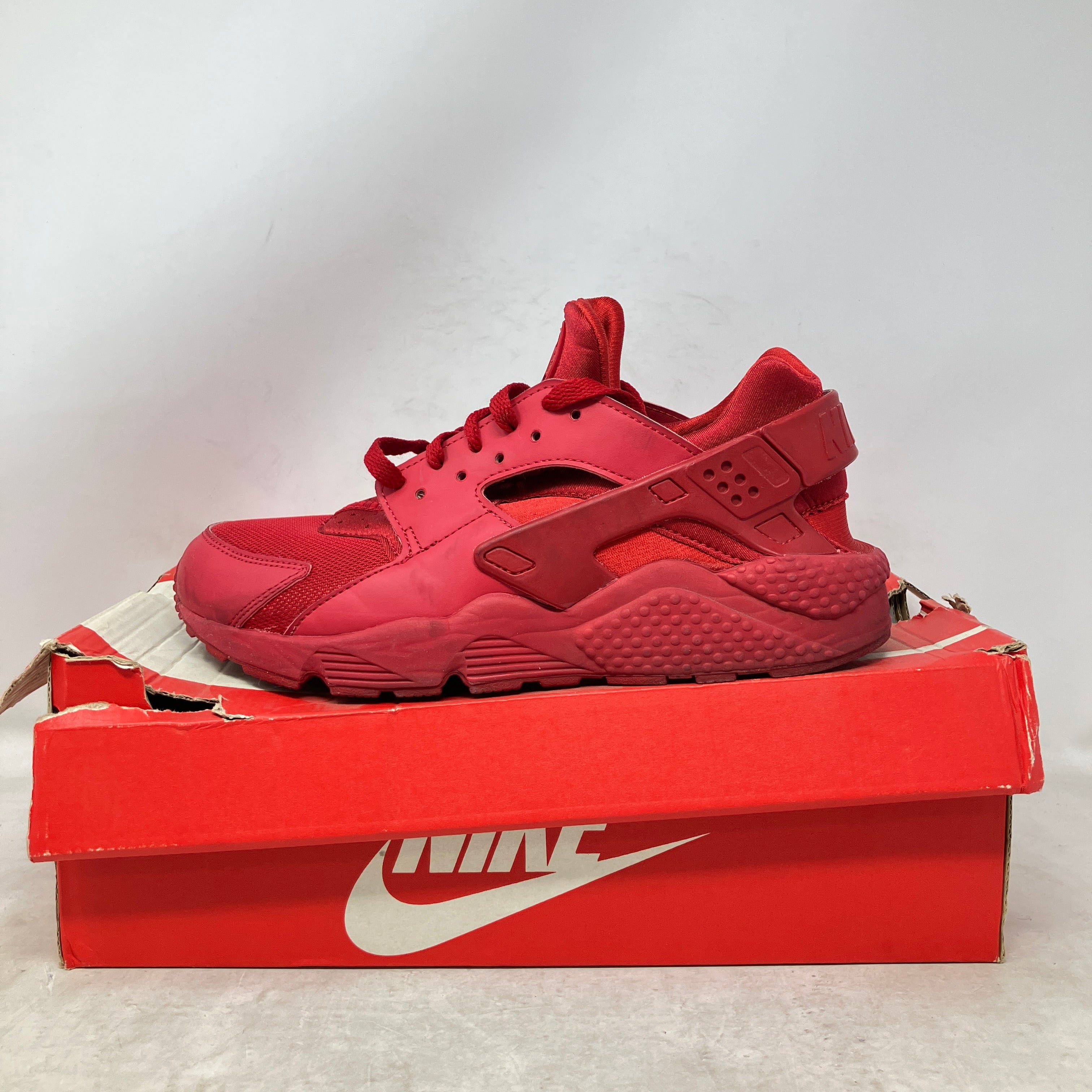 Nike Air Huarache Triple Red