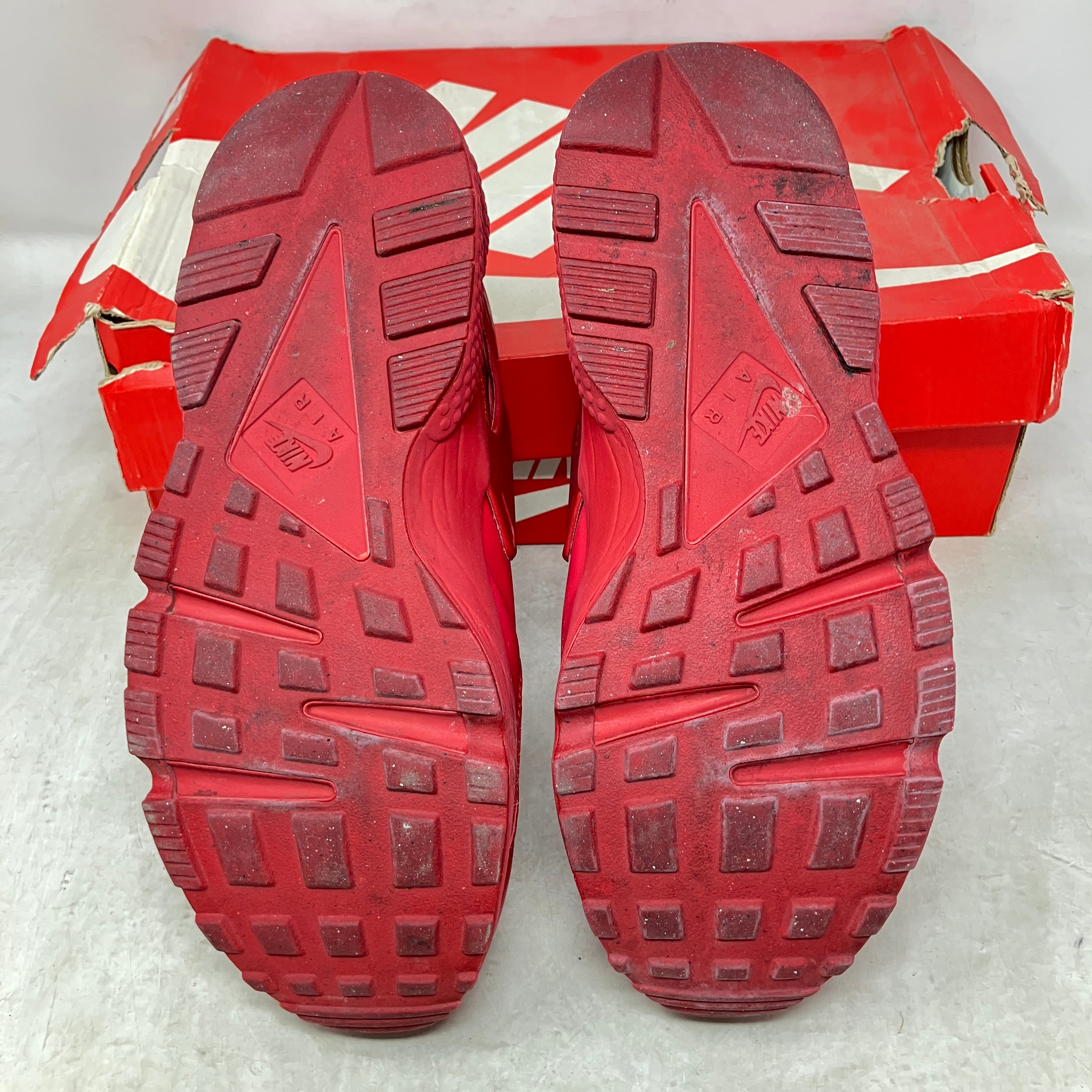 Nike Air Huarache Triple Red
