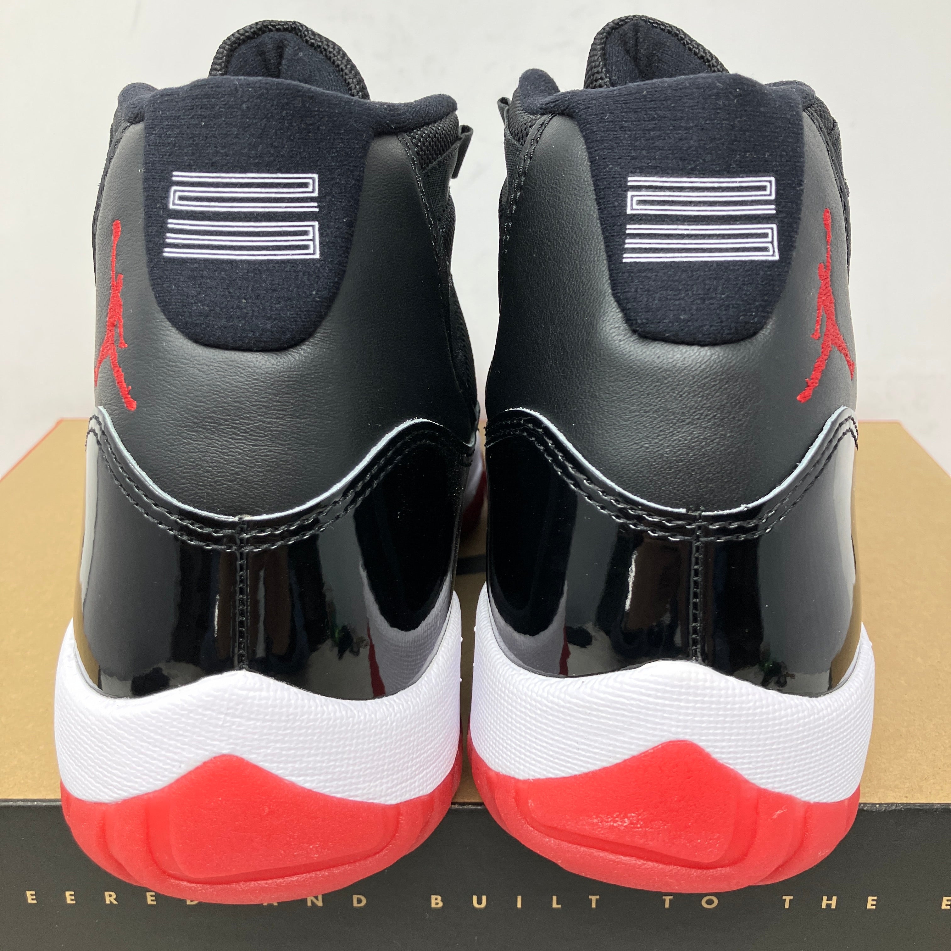 Jordan 11 Retro Playoffs Bred (2019)