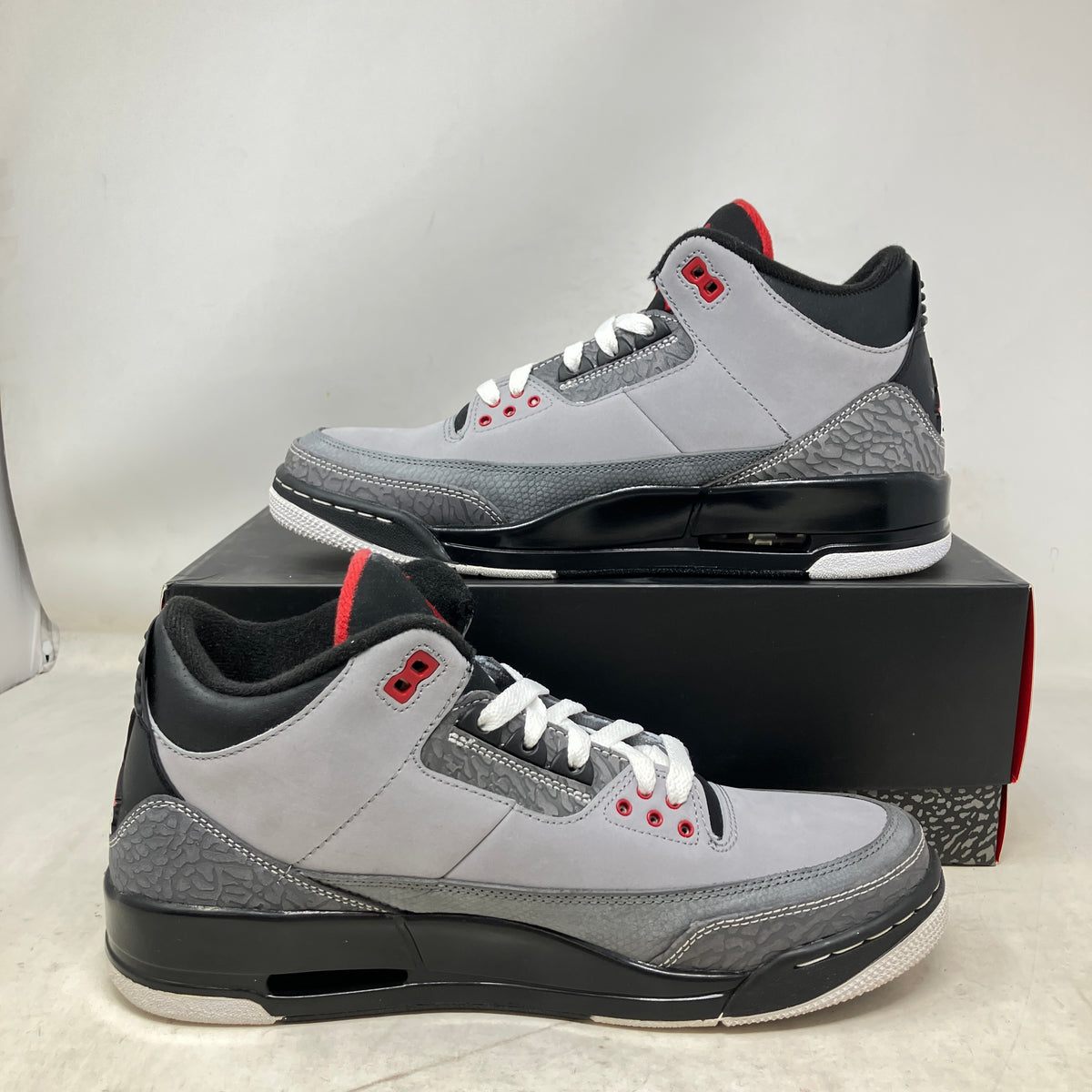 Jordan 3 Retro Stealth (2011)