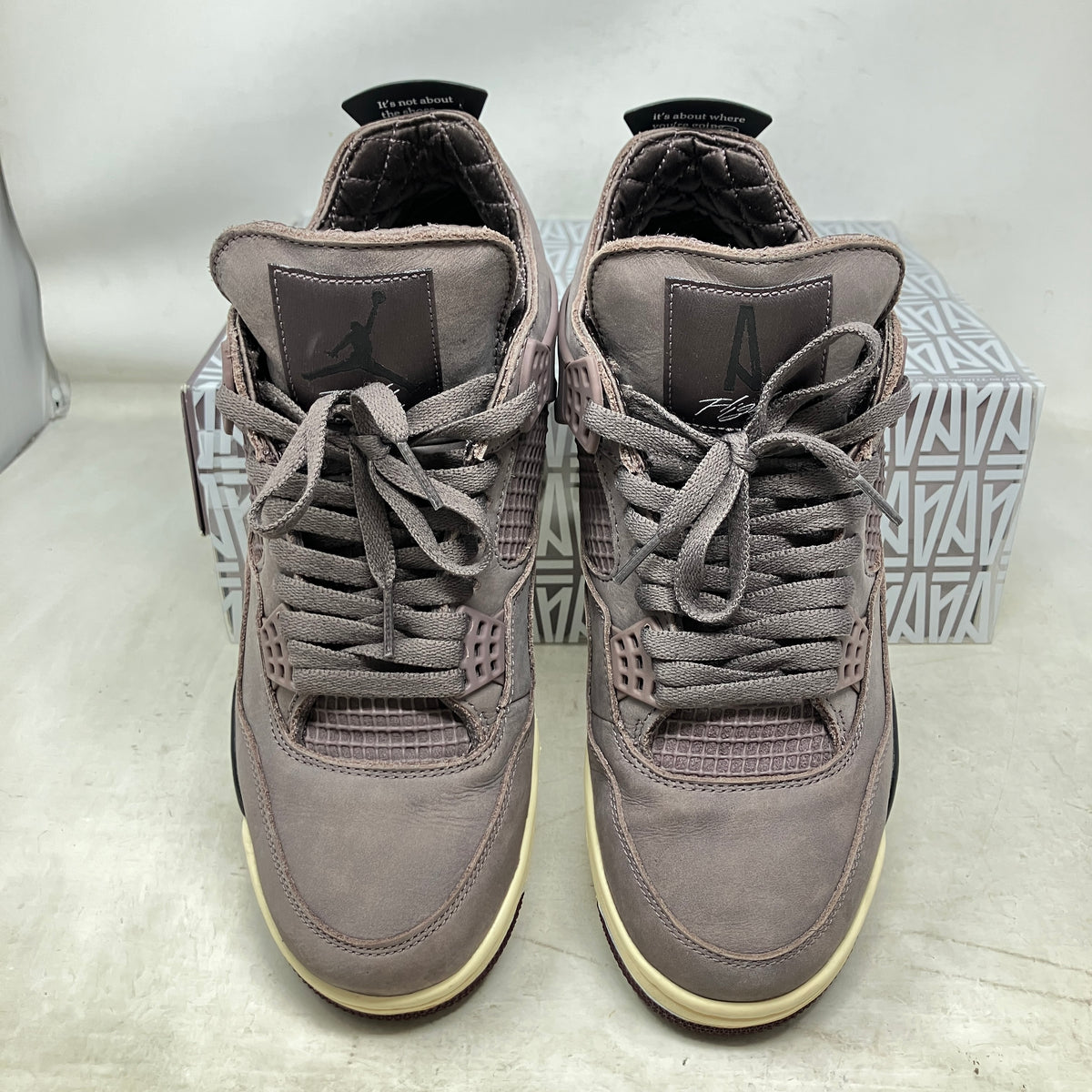 Jordan 4 Retro SP A Ma Maniére Violet Ore
