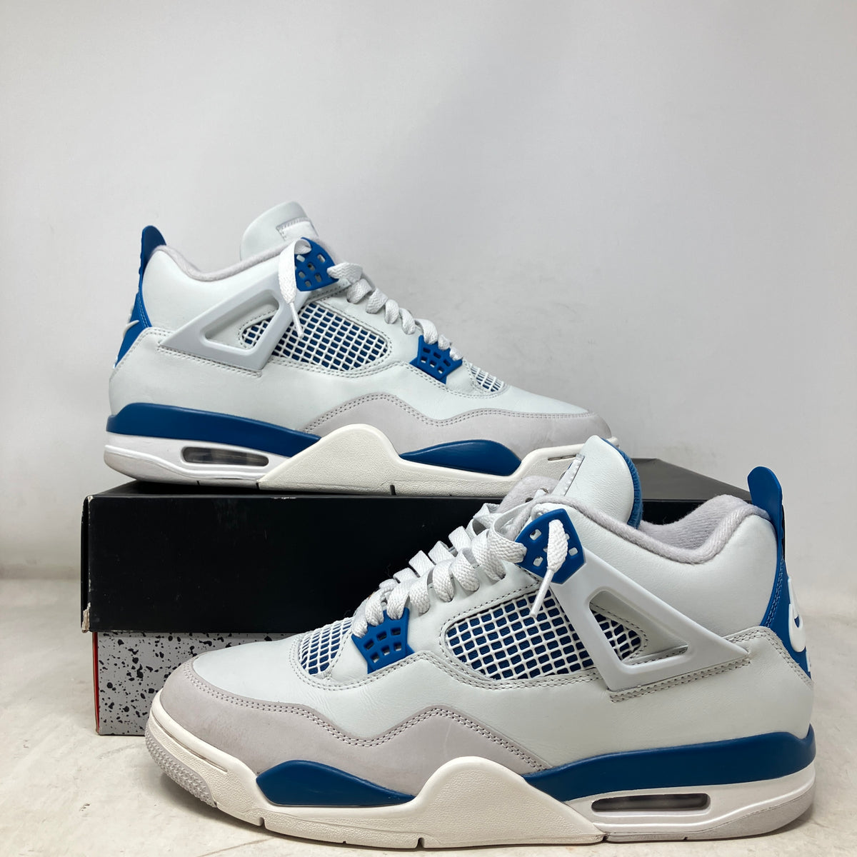 Jordan 4 Retro Military Blue (2024)